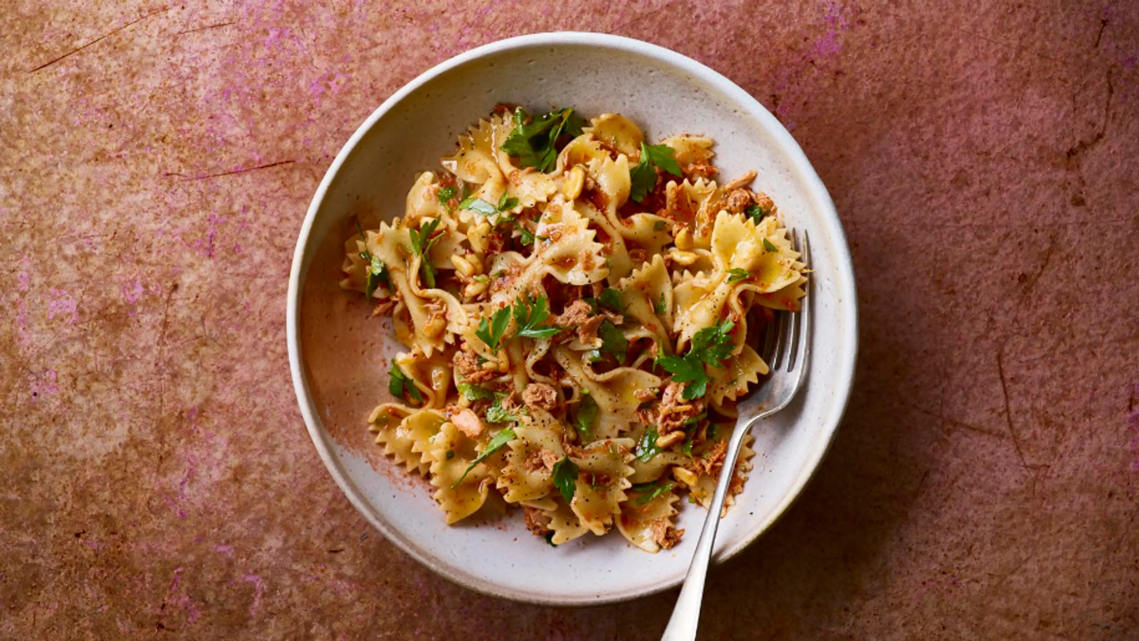 Hot harissa tuna pasta