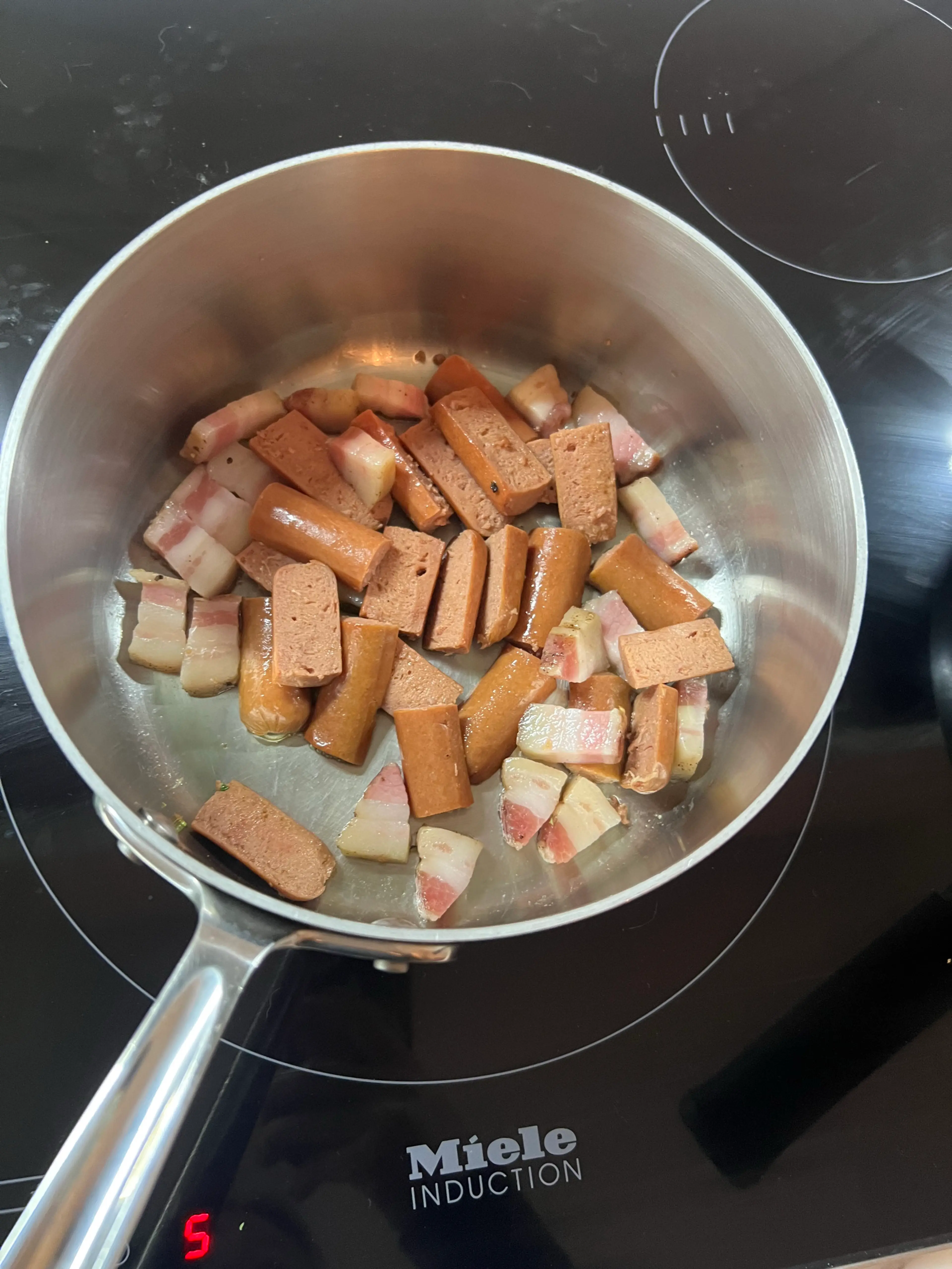 Hotdog Carbonara