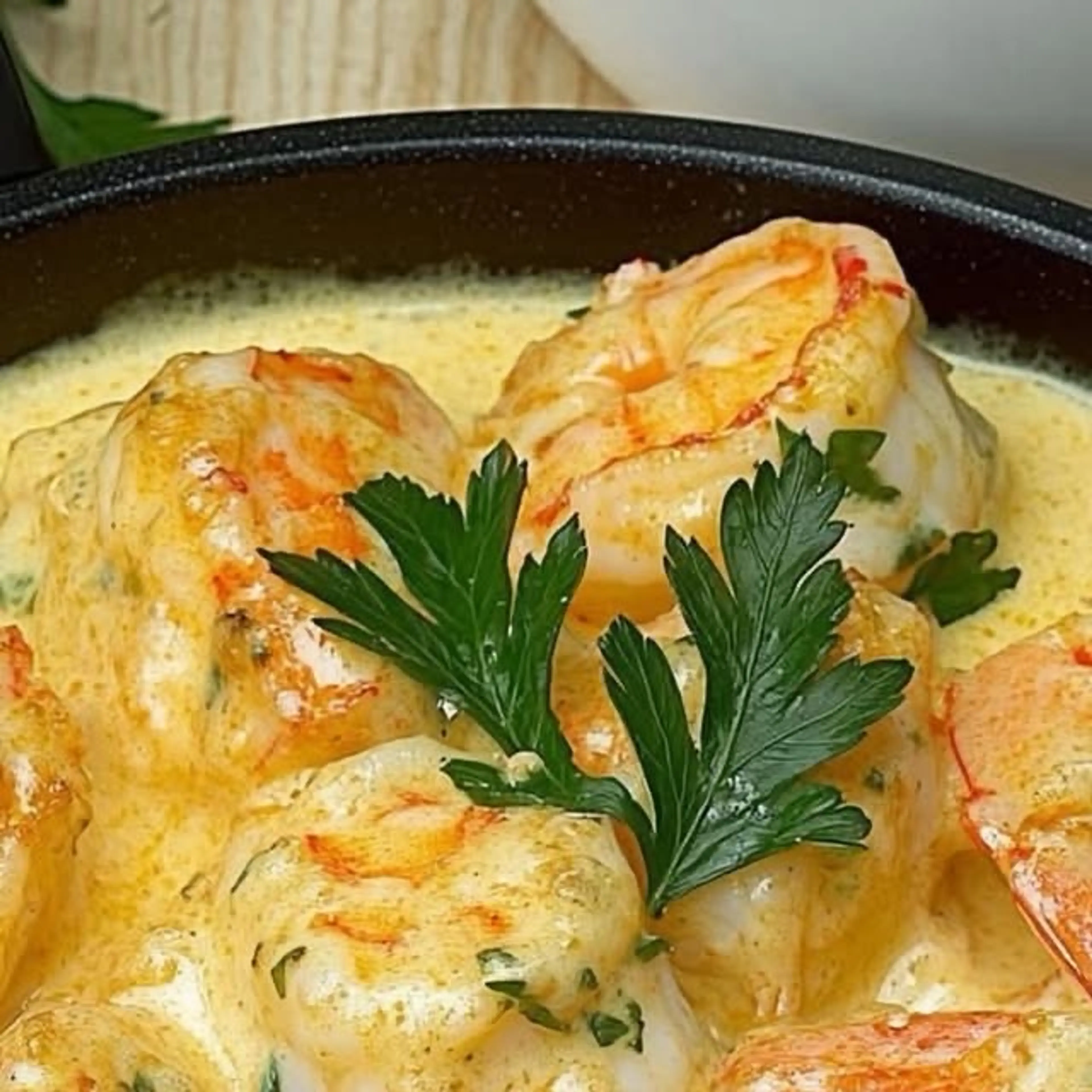 Creamy Garlic Butter Shrimp Skillet