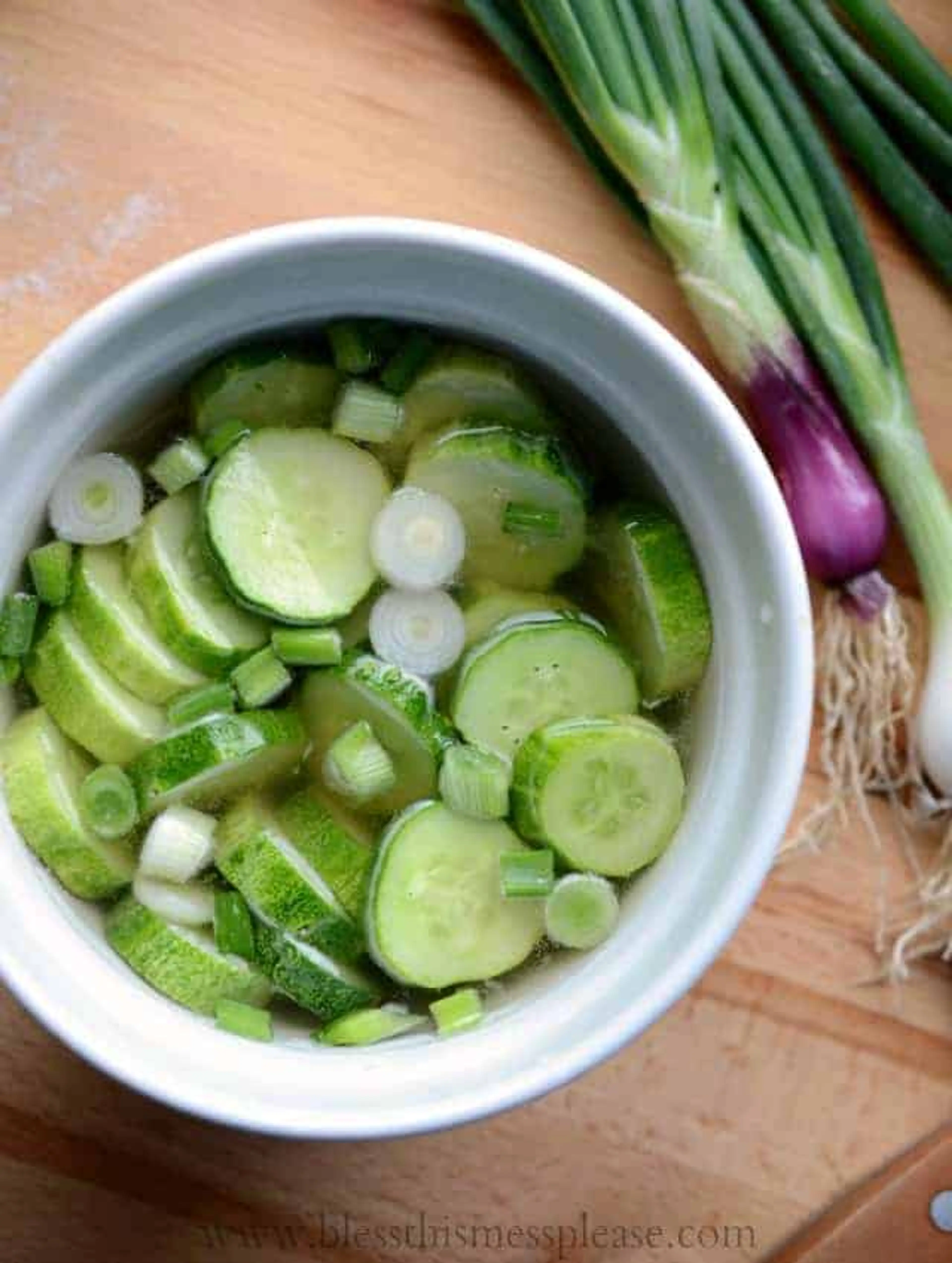 Quick Pickled Cucumbers – Refrigerator Pickles