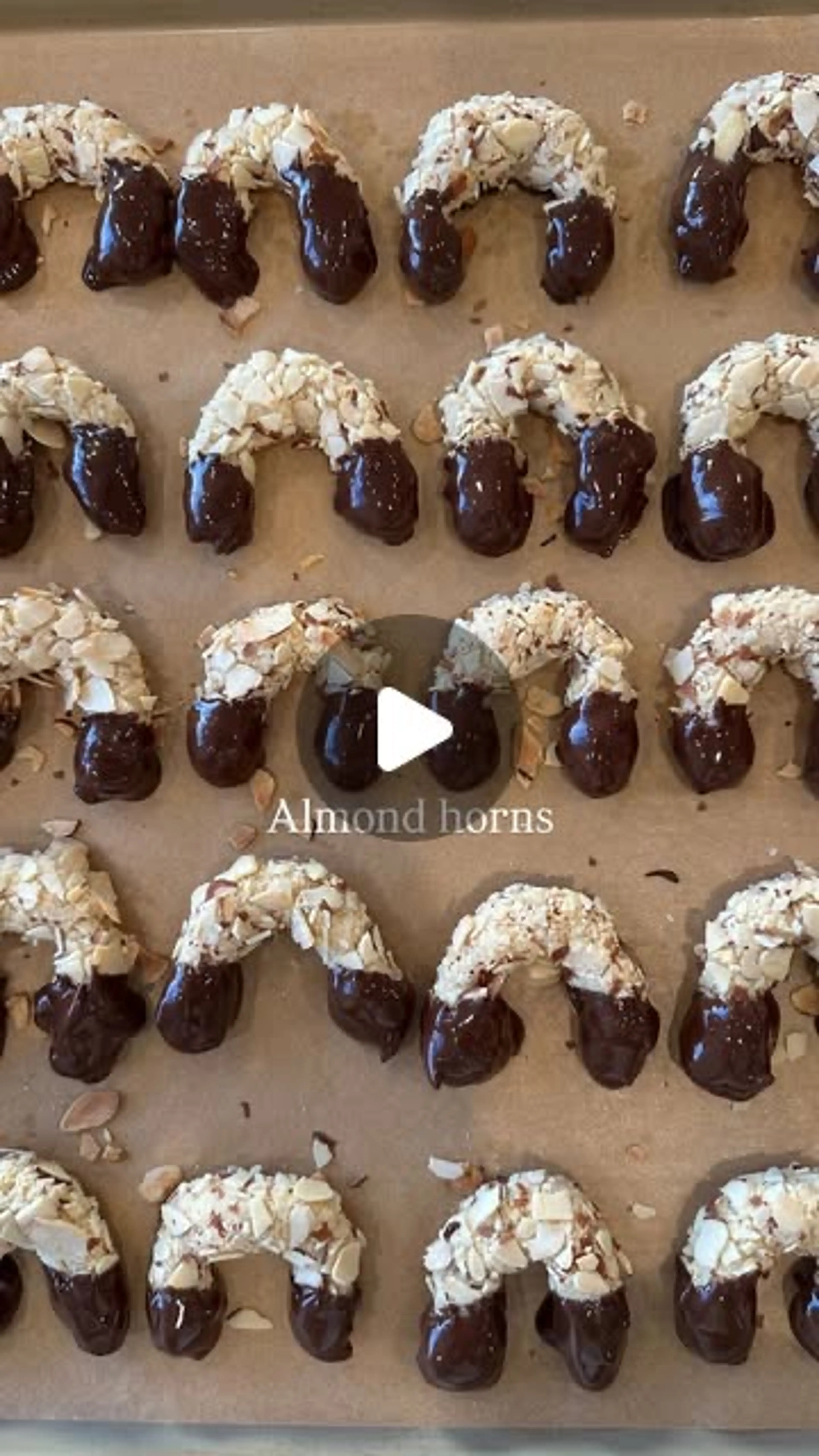 6 Ingredients Almond Horn Cookies
