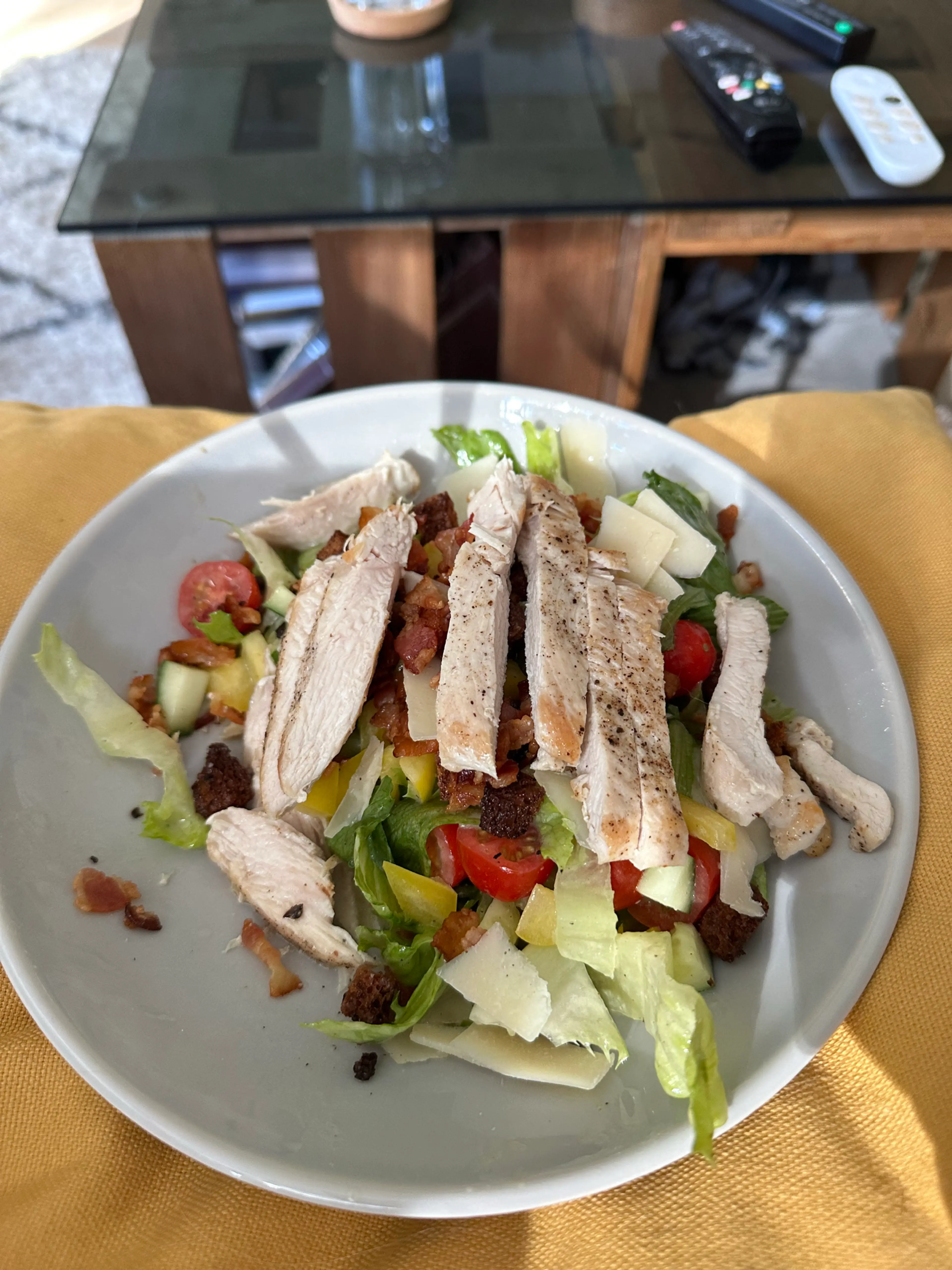 Caesarsallad med extra grönsaker