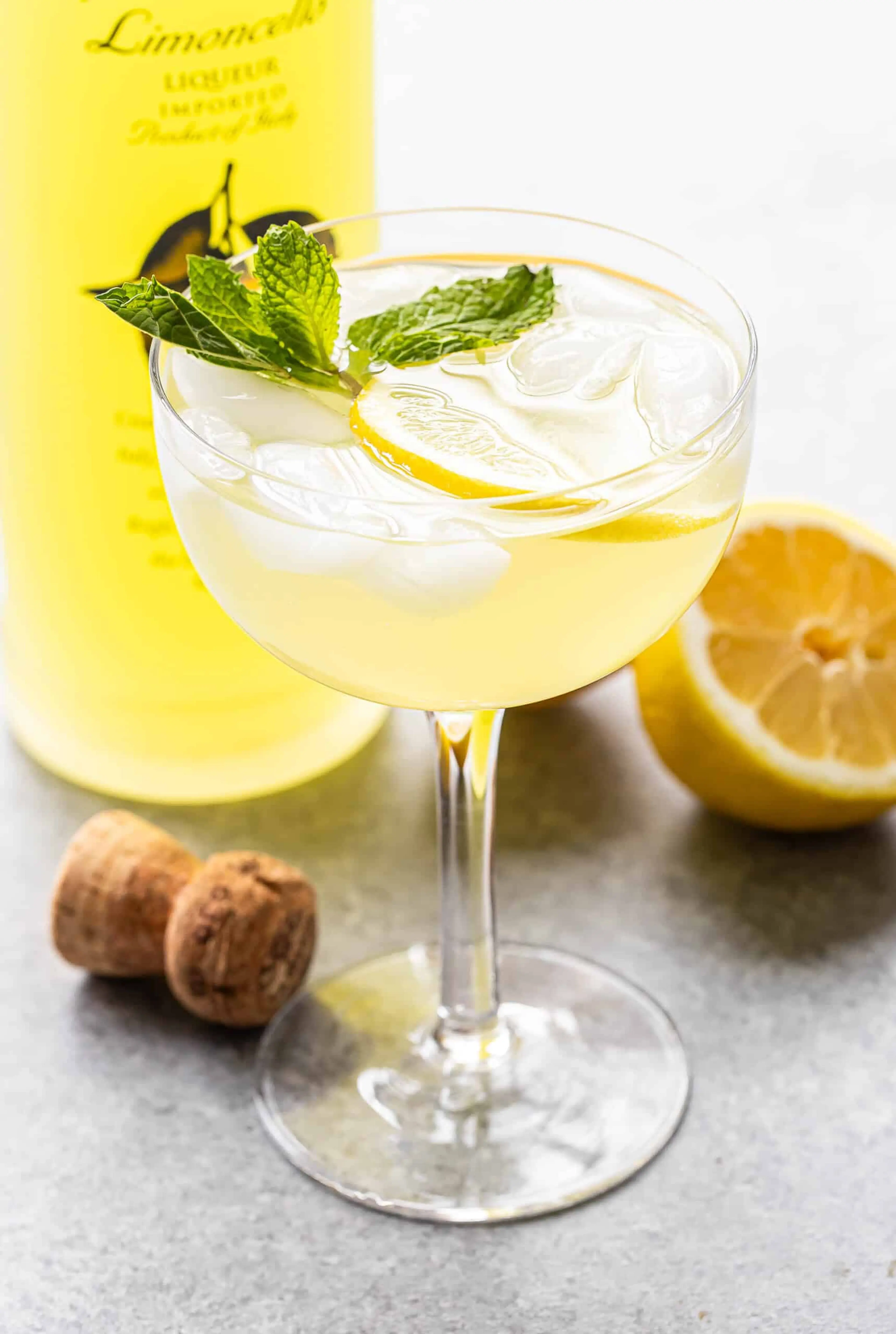 Limoncello Spritz