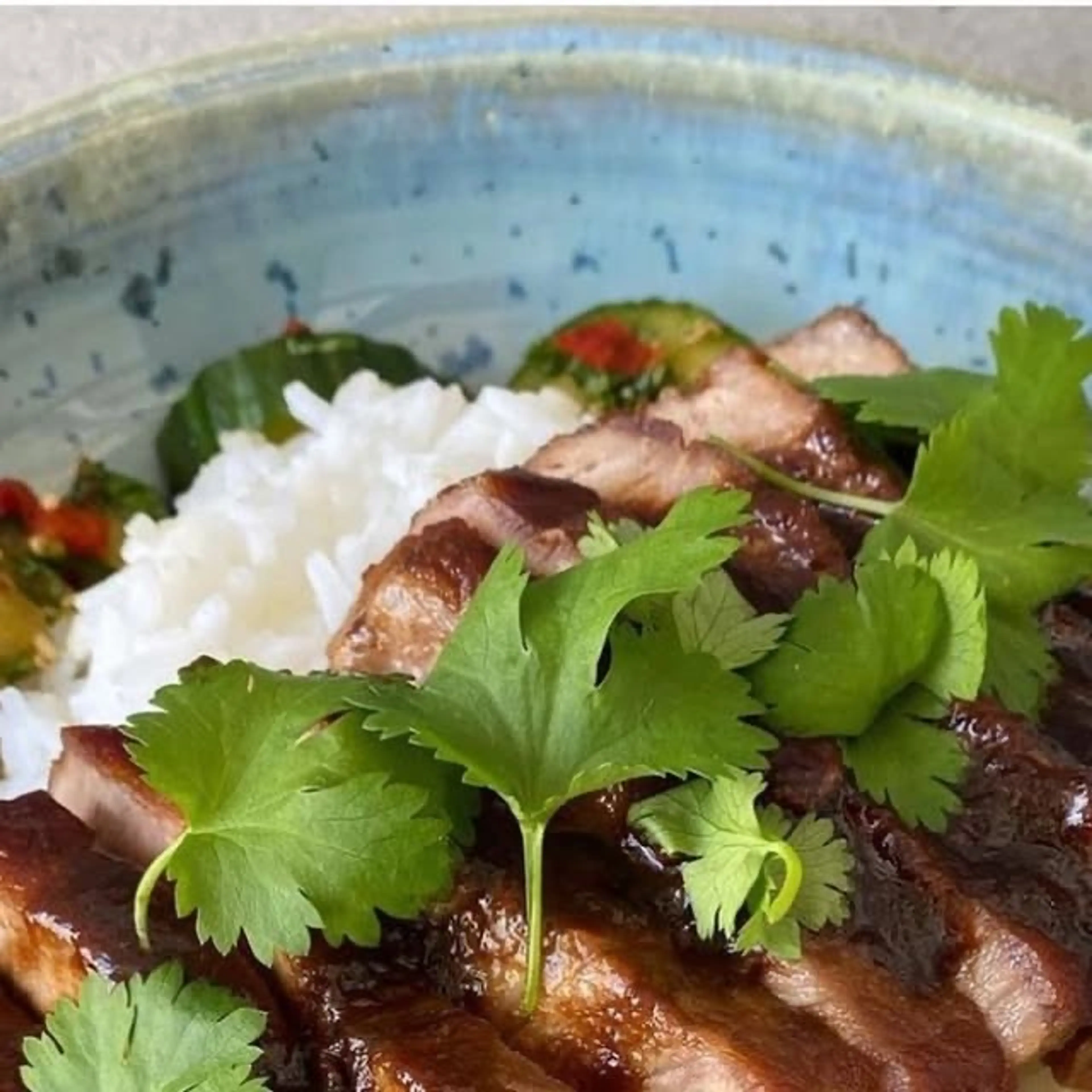 Hoisinkarré Med Smashad Gurksallad