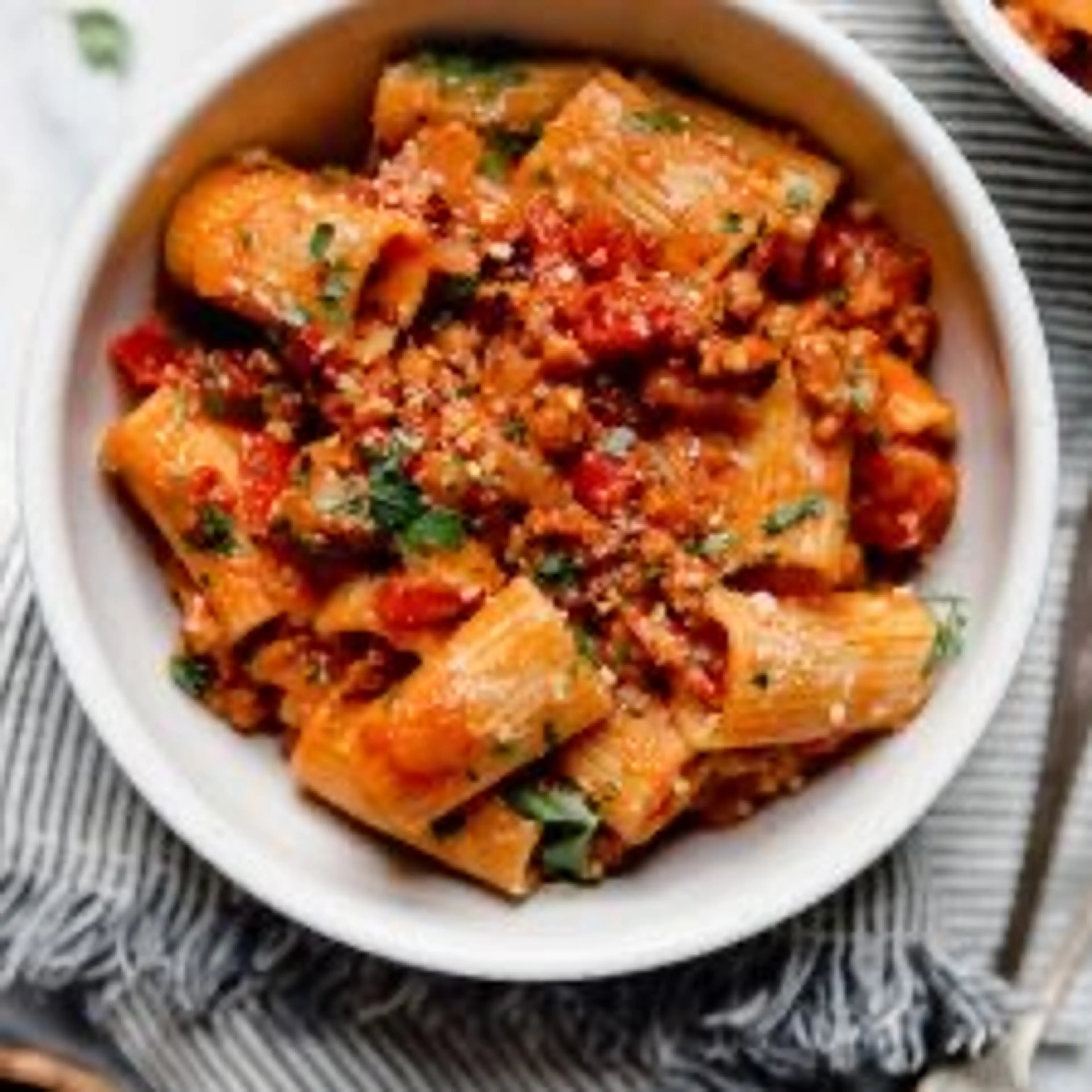 30-Minute Spicy Italian Sausage and Peppers Pasta