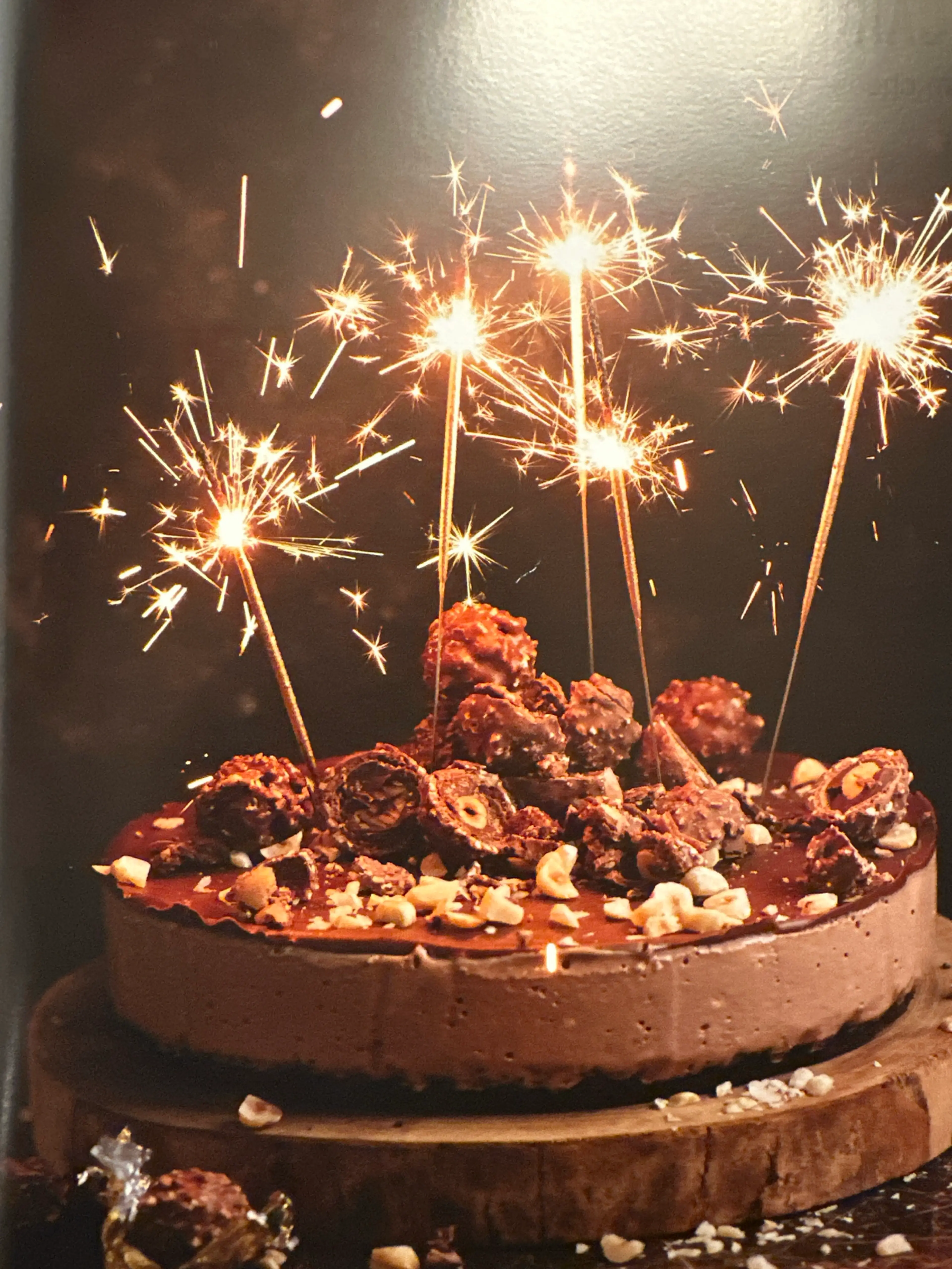 HOMEMADE NUTELLA ICE CREAM CAKE - NO ICE CREAM MAKER!