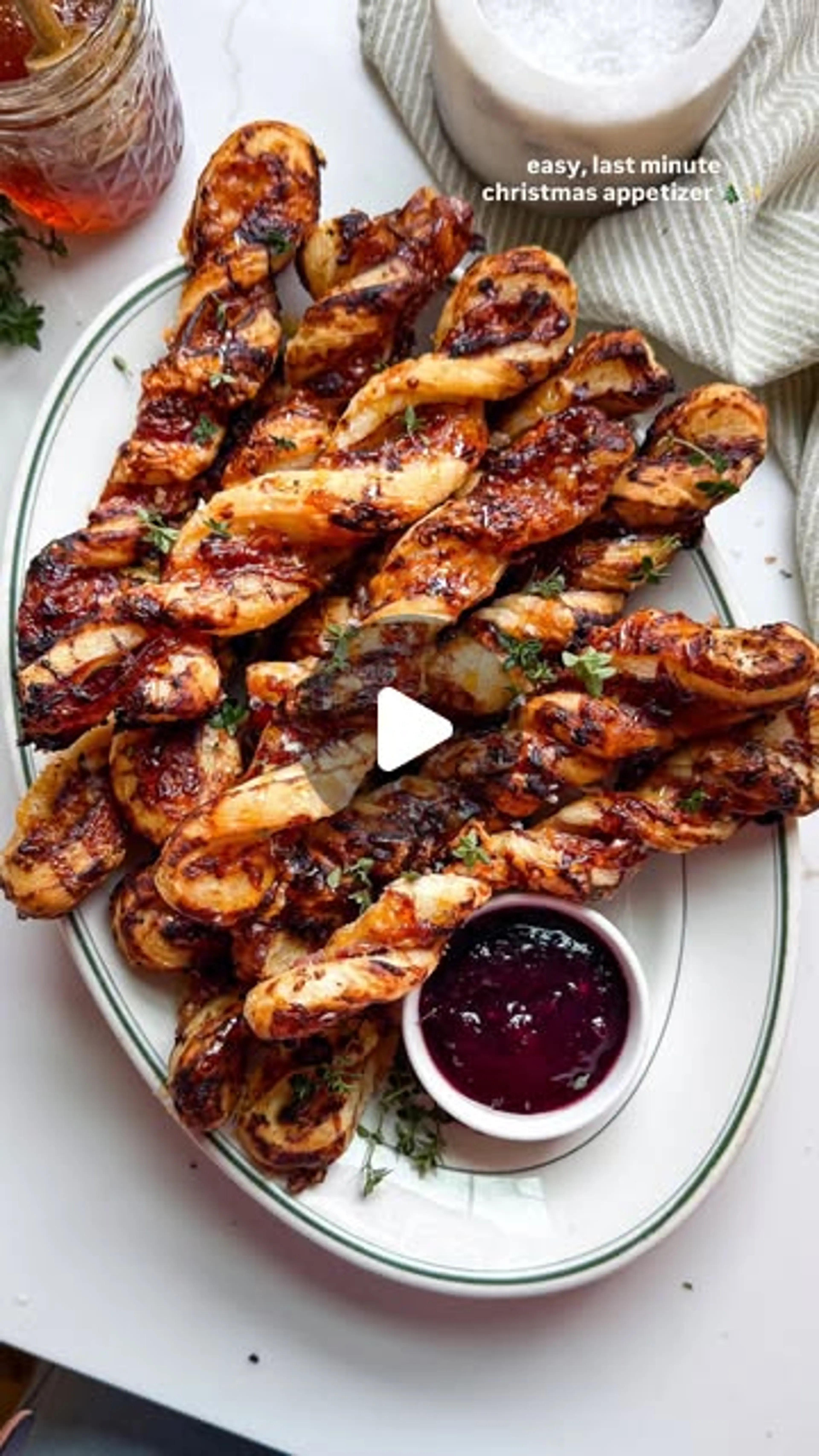 A Super Easy, Last Minute Christmas Appetizer That Hits All