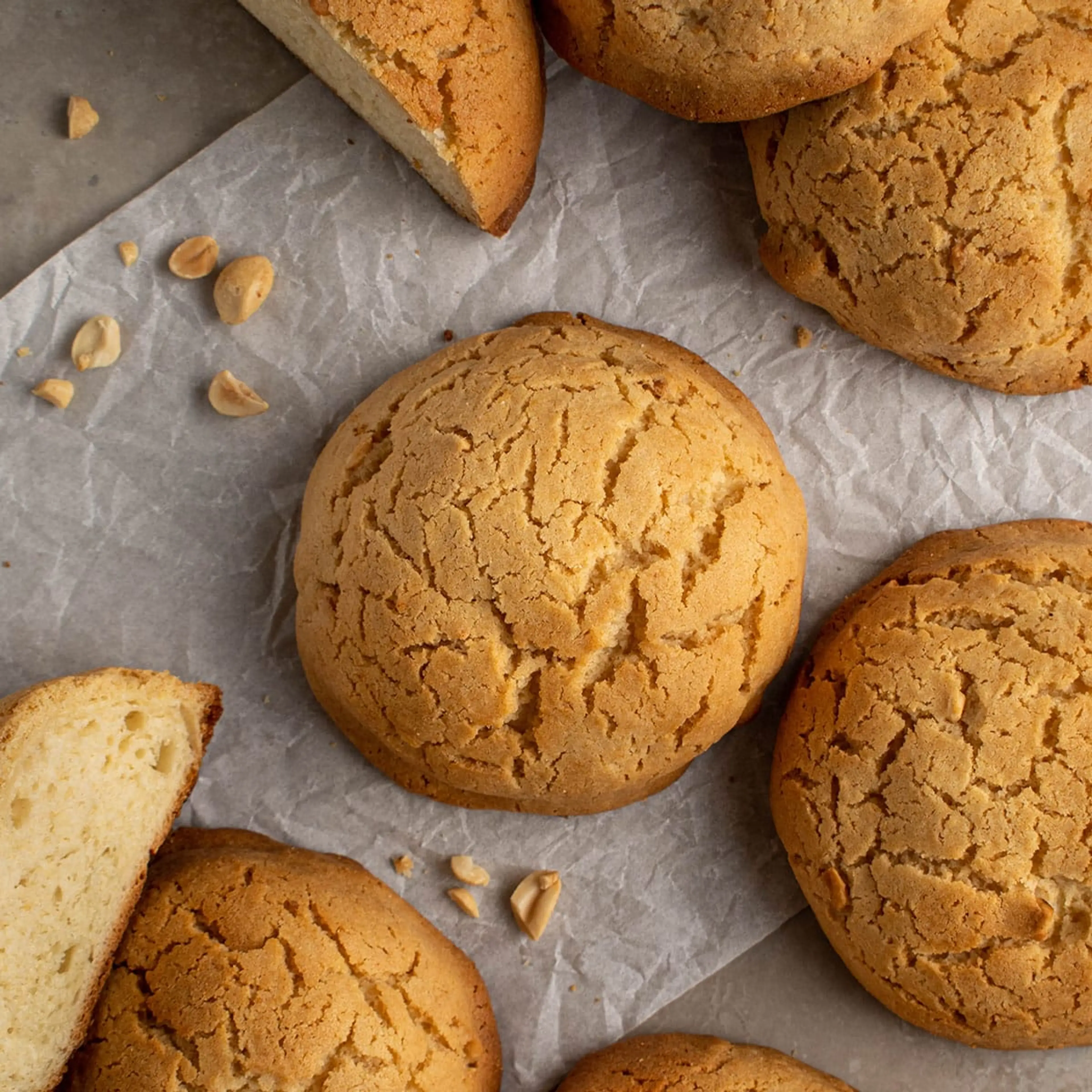 Soboro Bread (Korean Streusel Bread)