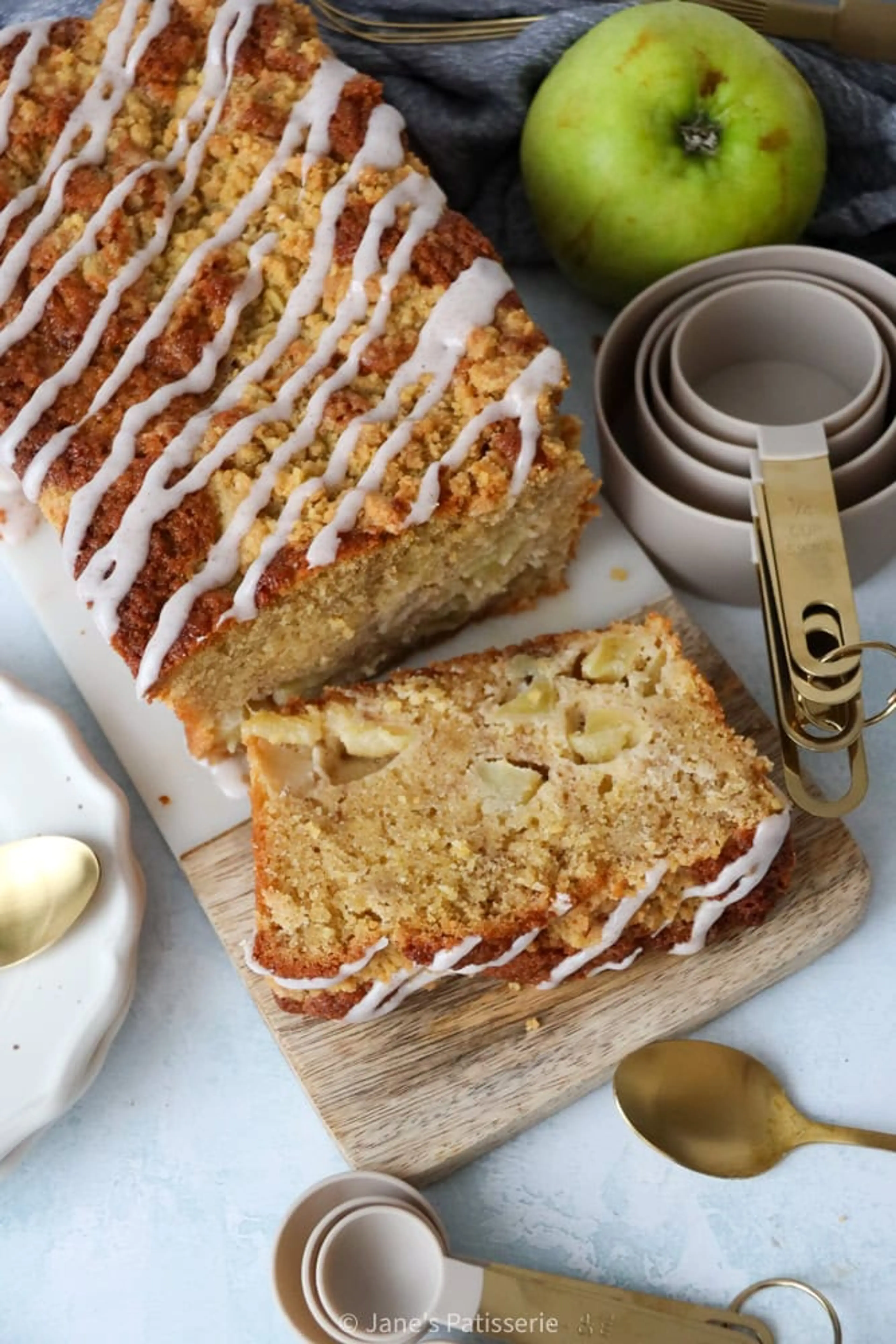 Apple Cinnamon Loaf Cake!
