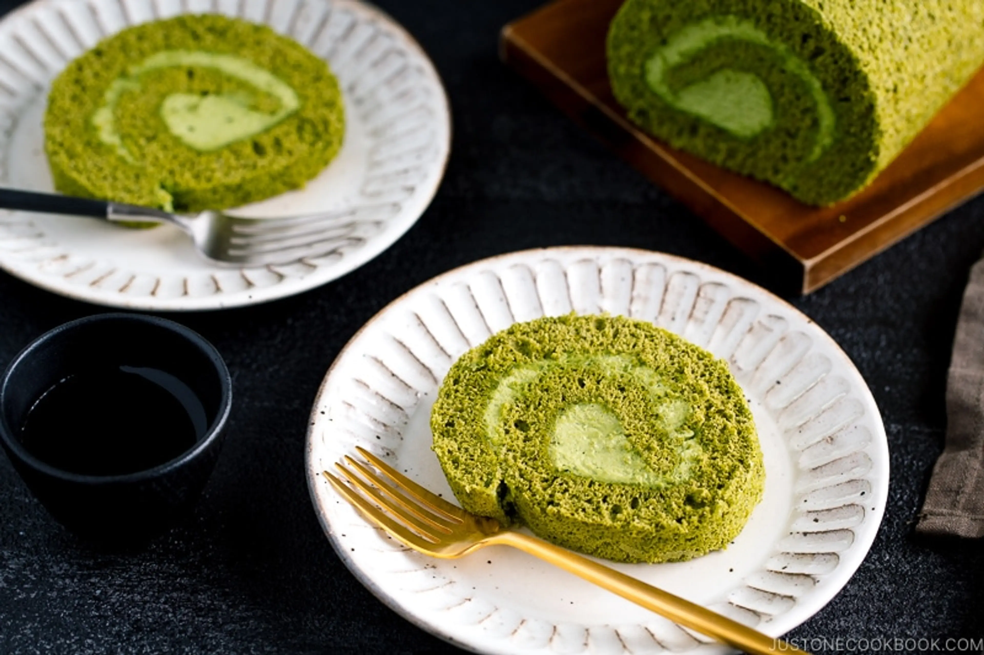 Matcha Swiss Roll (Roll Cake)
