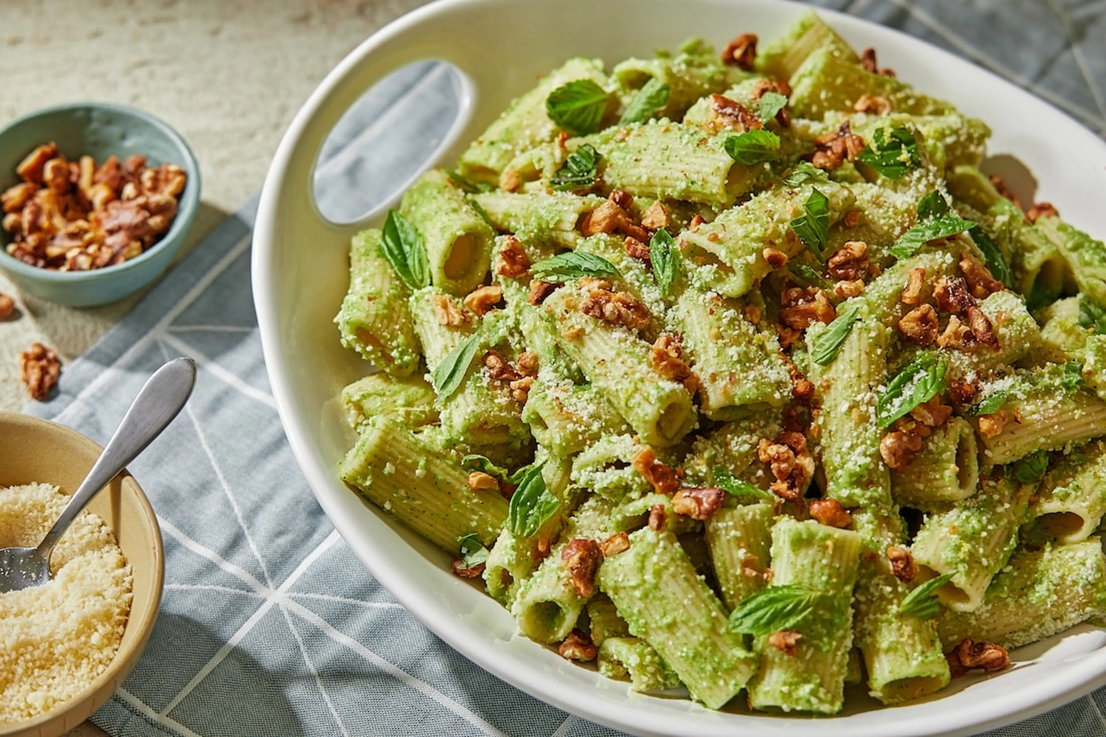 Rigatoni With Broccoli-Lemon Sauce