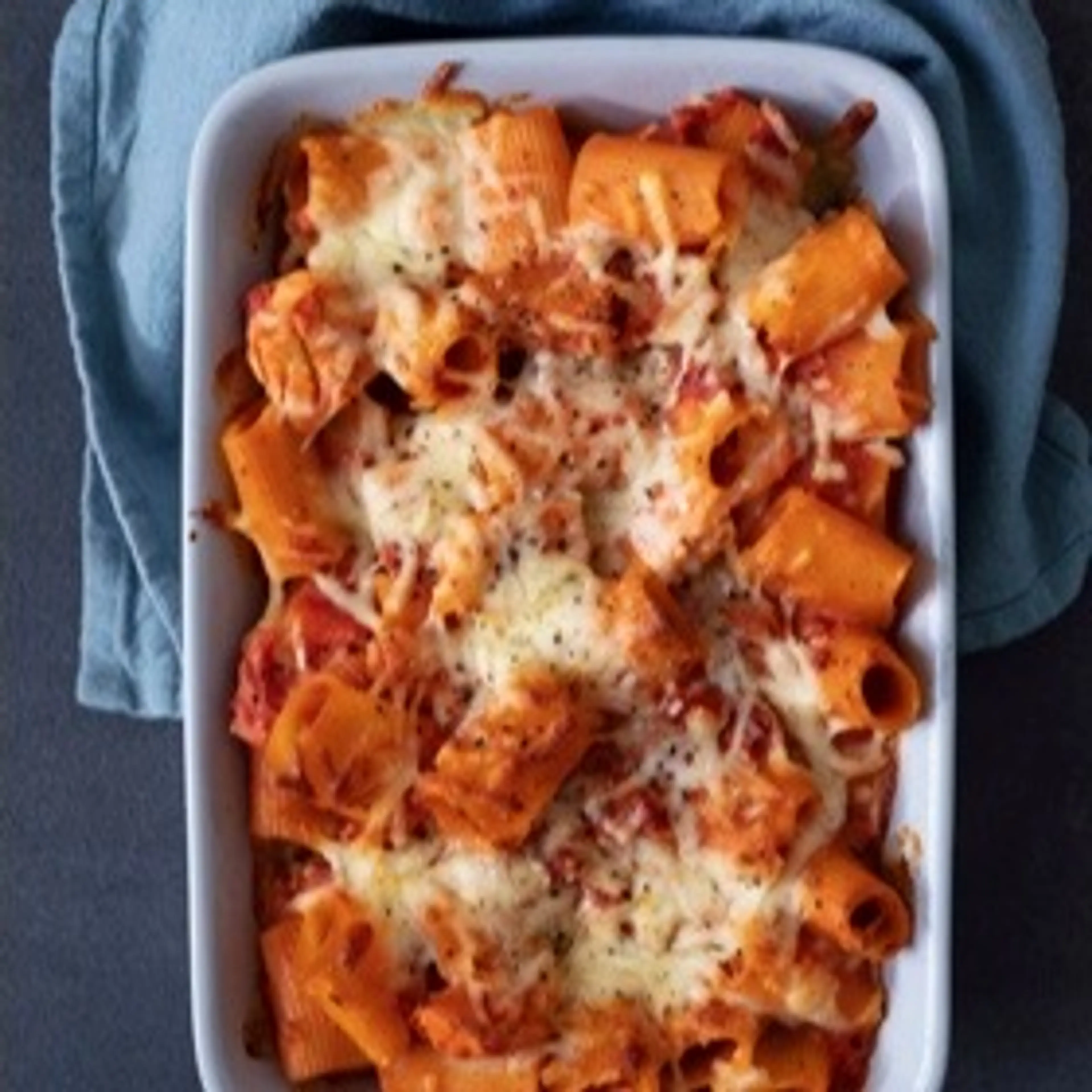 CHICHEN & CHORIZO PASTA BAKE