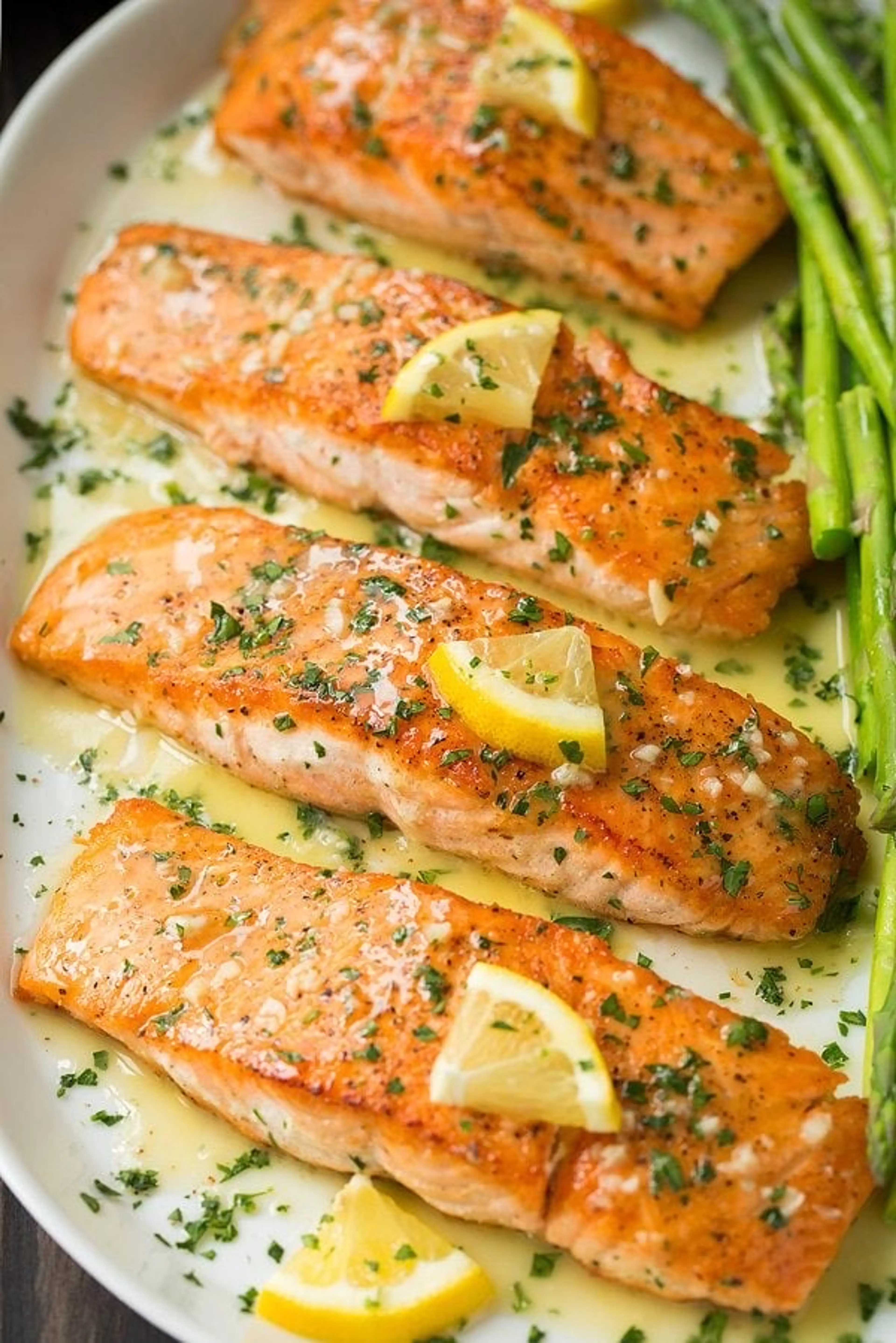 Salmon with Garlic Lemon Butter Sauce