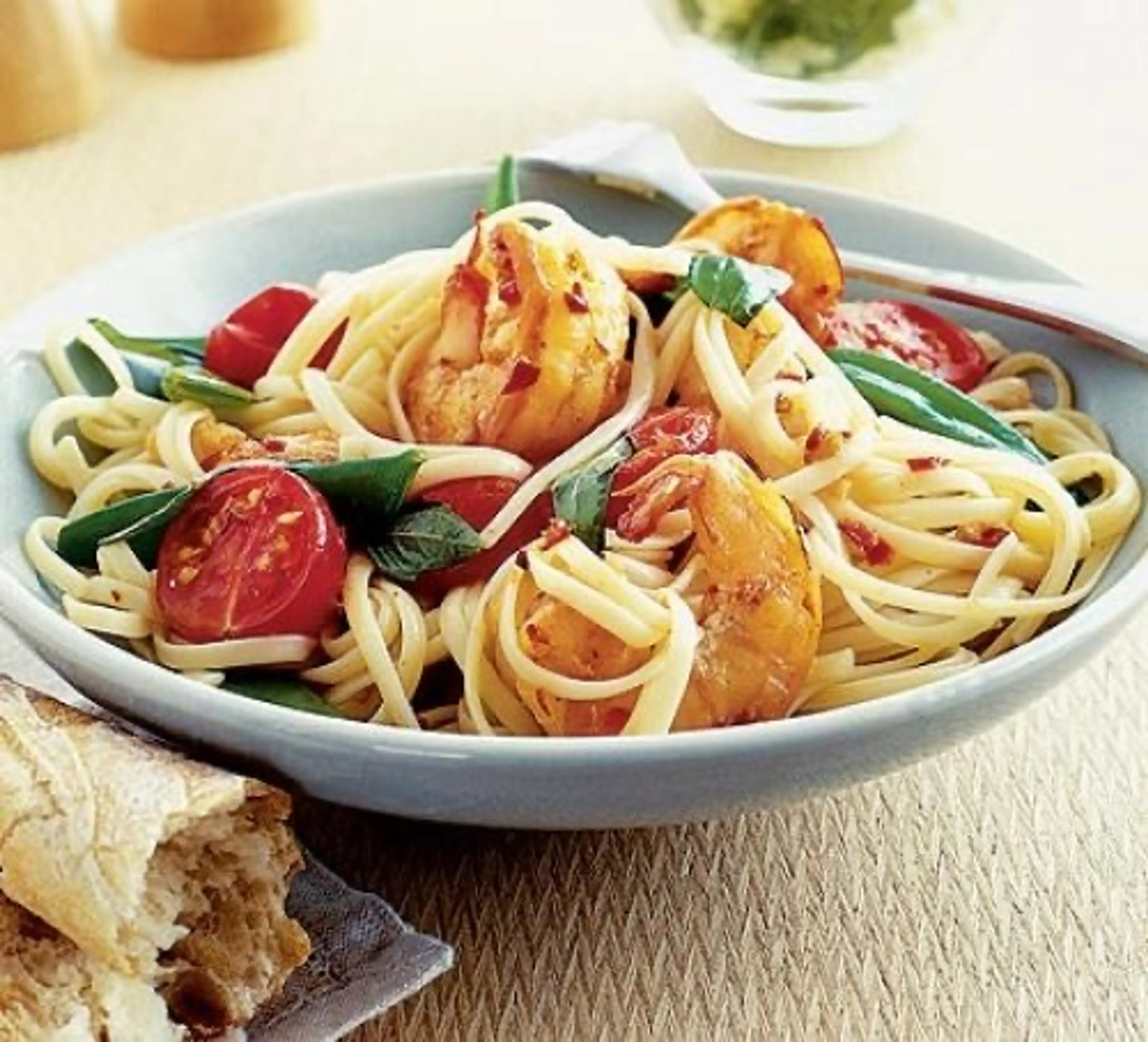 Chilli prawn linguine