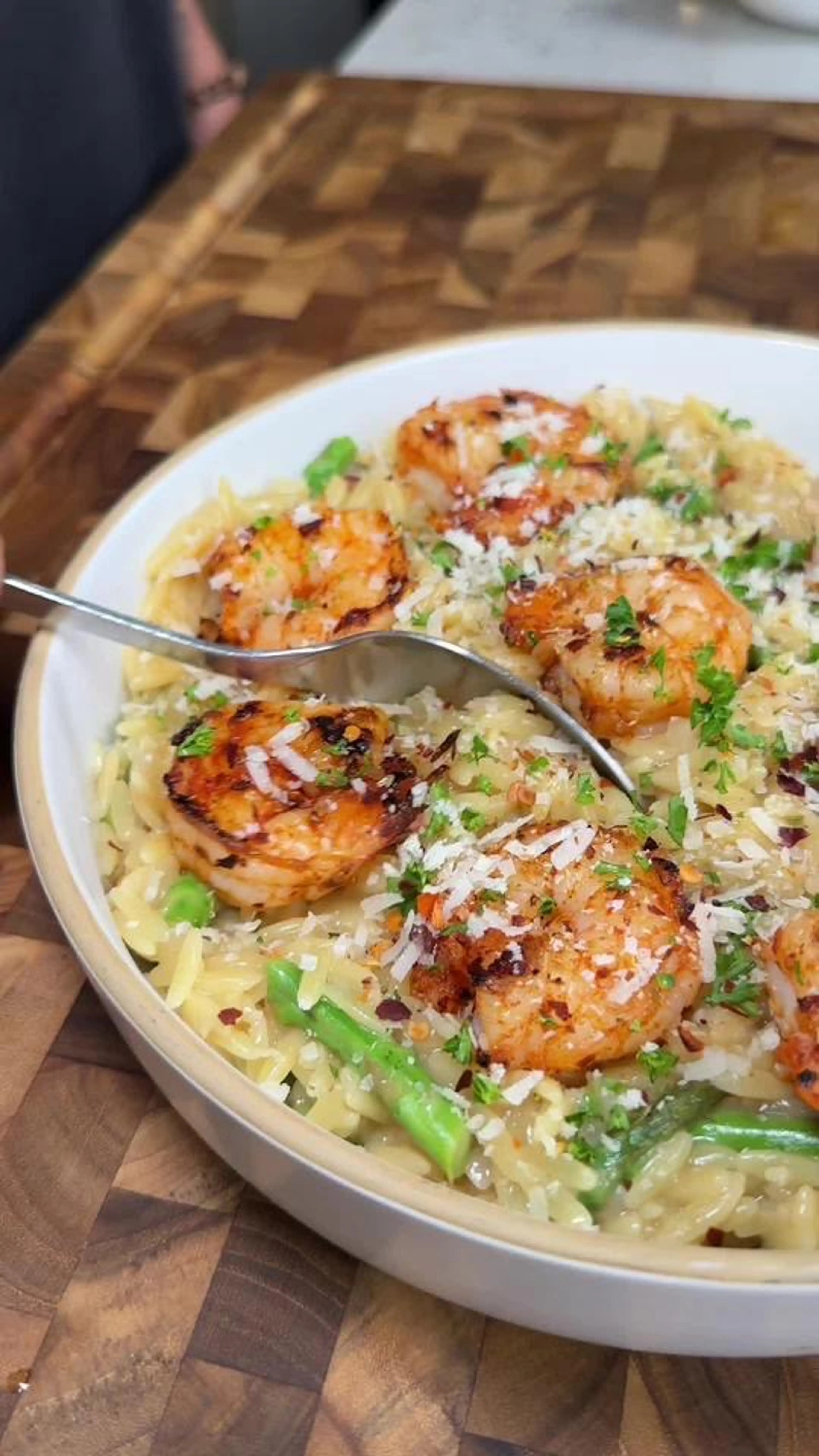 Easy 1-pan Lemon Orzo Pasta with Shrimp in Under 30 Minutes