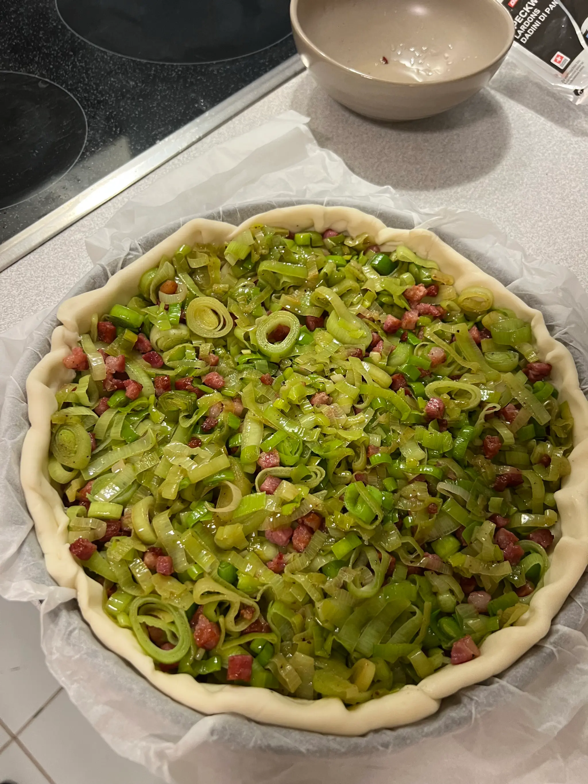 Lauchwähe mit Käse und Speck