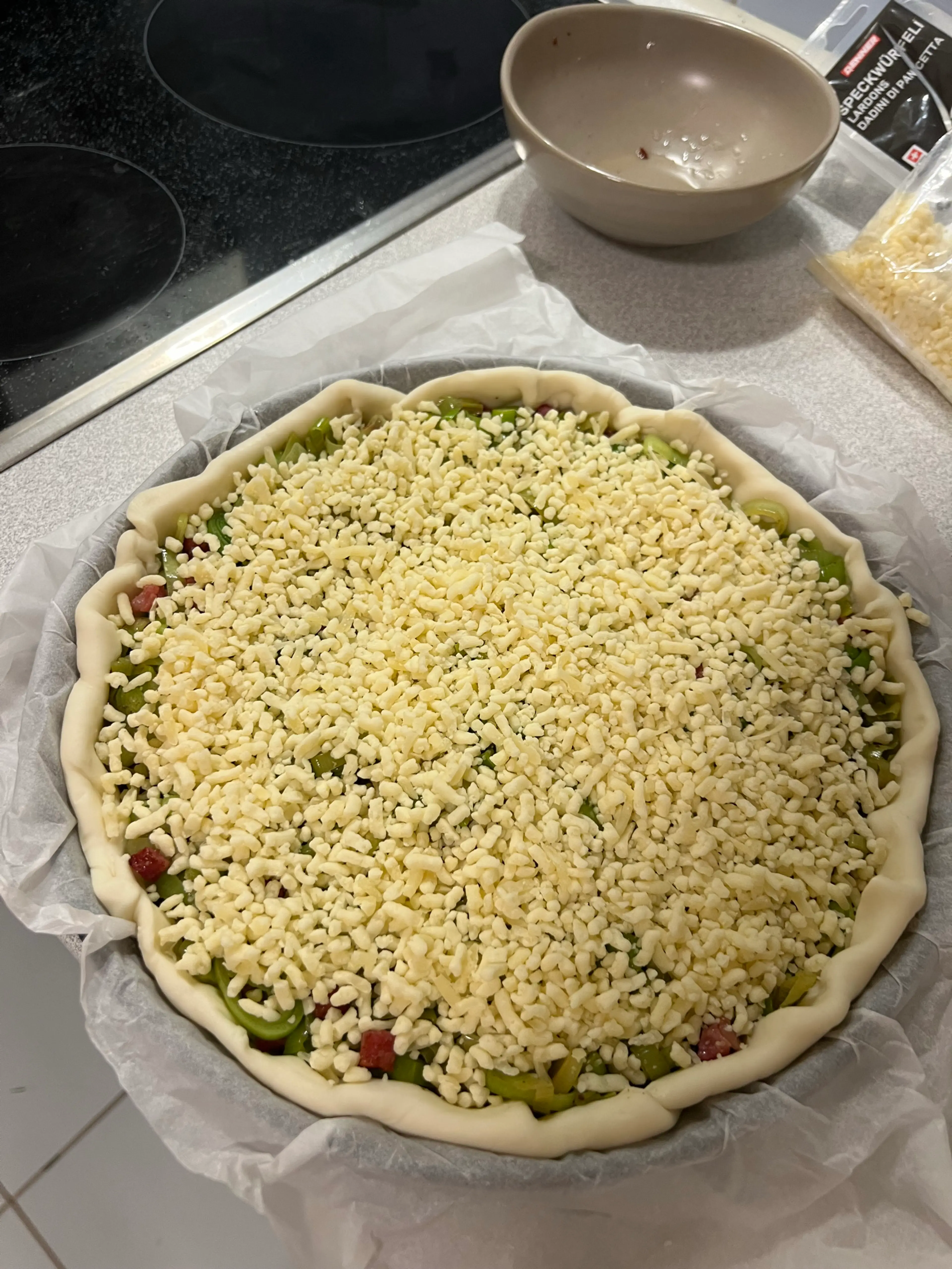 Lauchwähe mit Käse und Speck