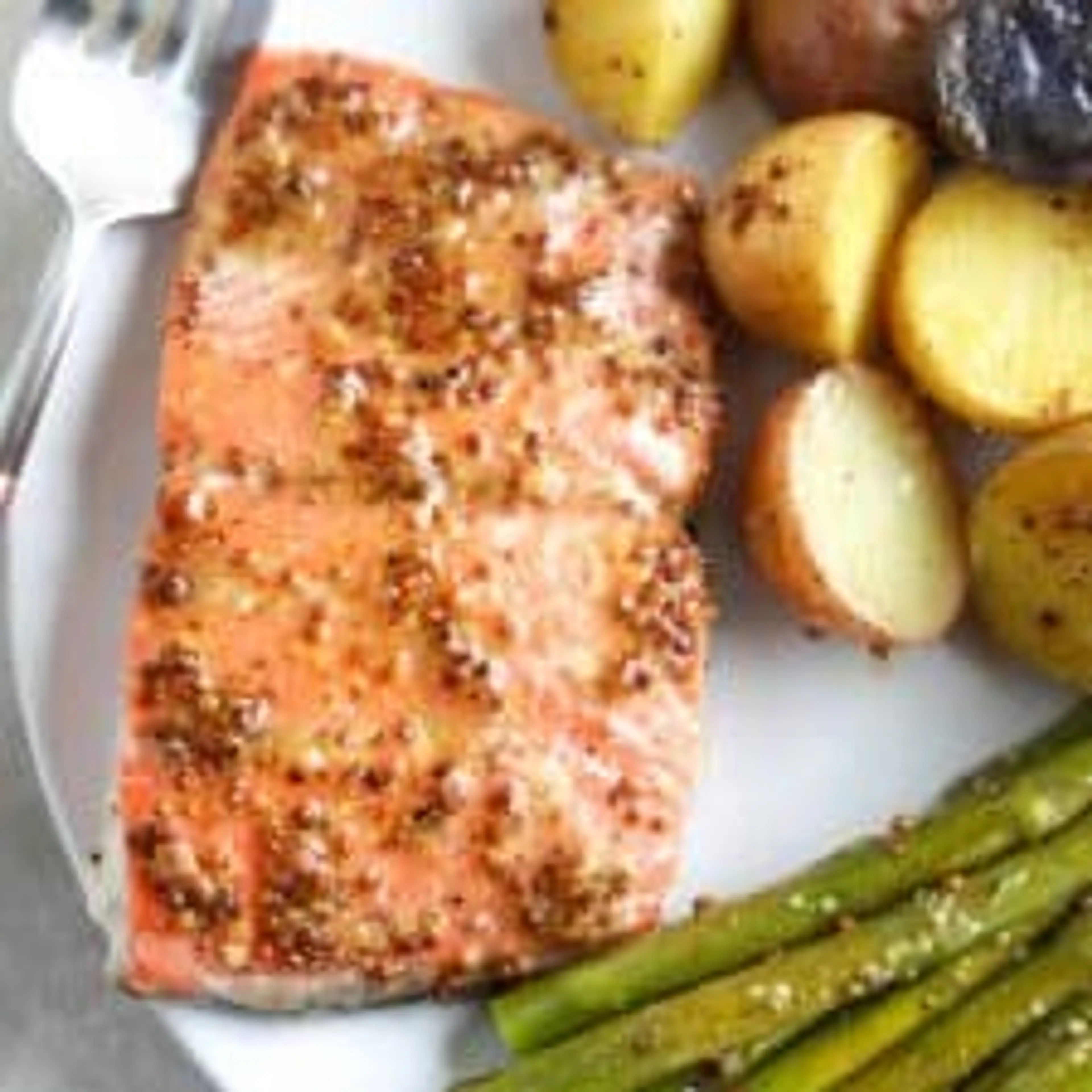 Easy One Pan Salmon Dinner