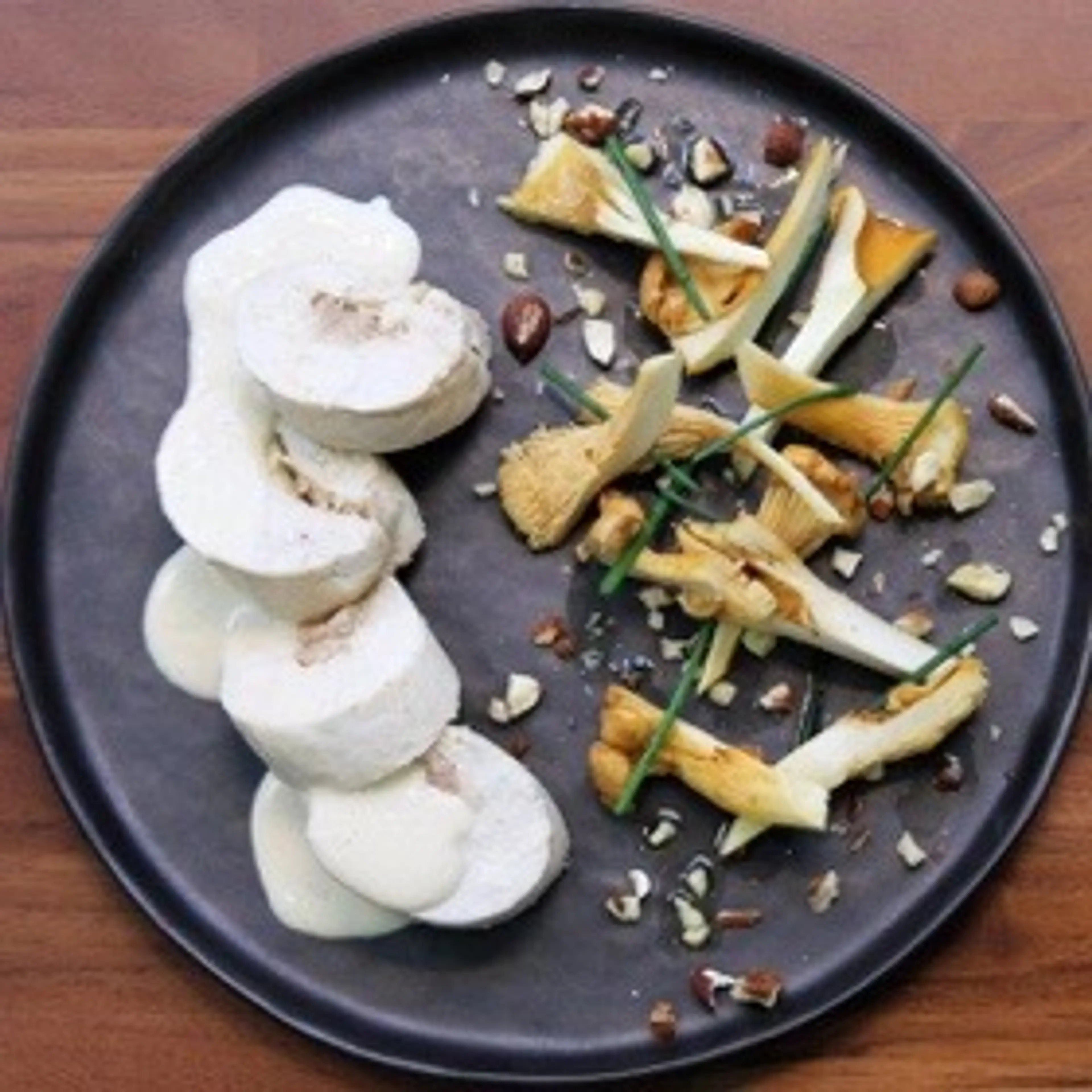 BALLOTTINES DE VOLAILLE AU FOIE GRAS ET AUX GIROLLES