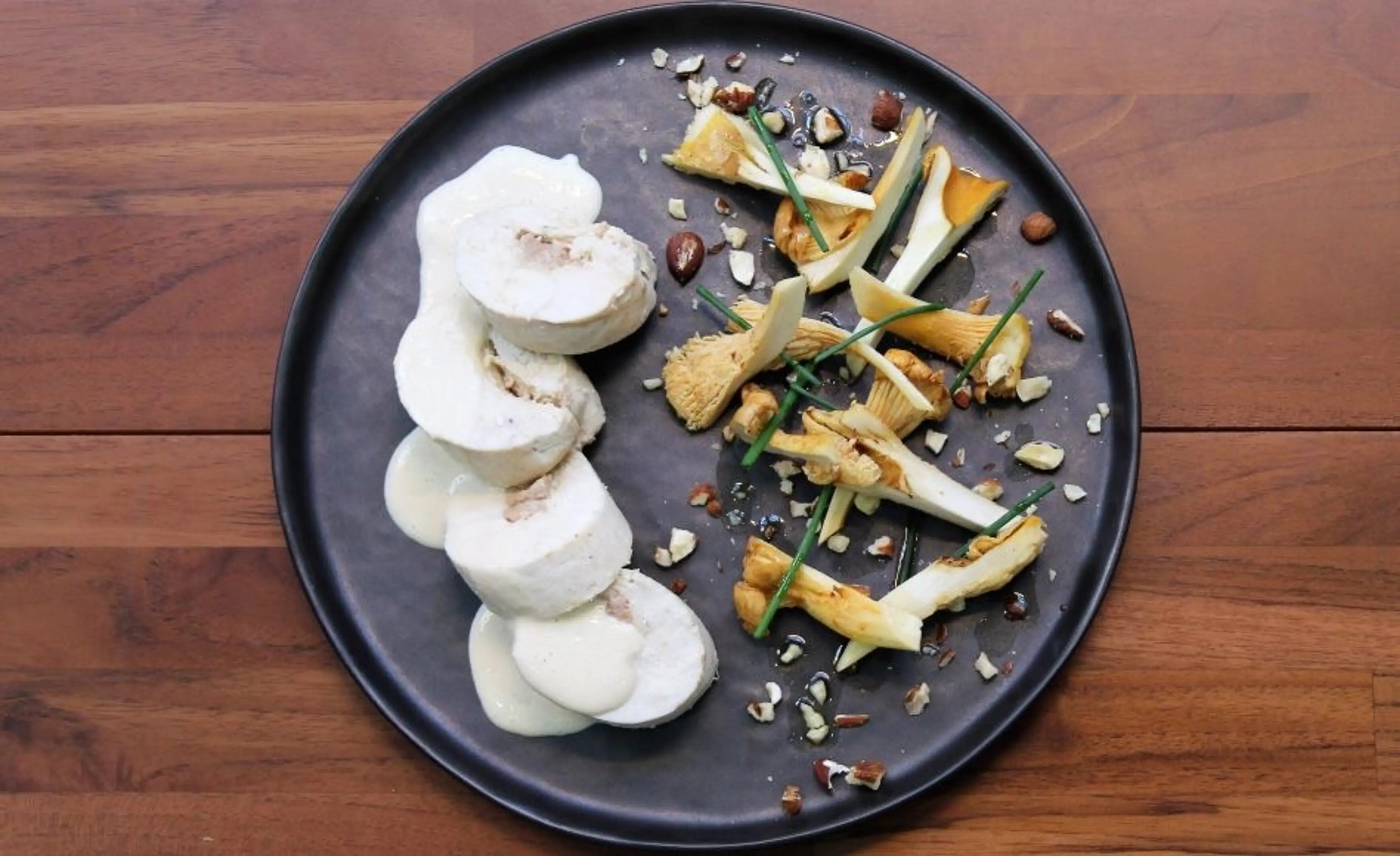 BALLOTTINES DE VOLAILLE AU FOIE GRAS ET AUX GIROLLES