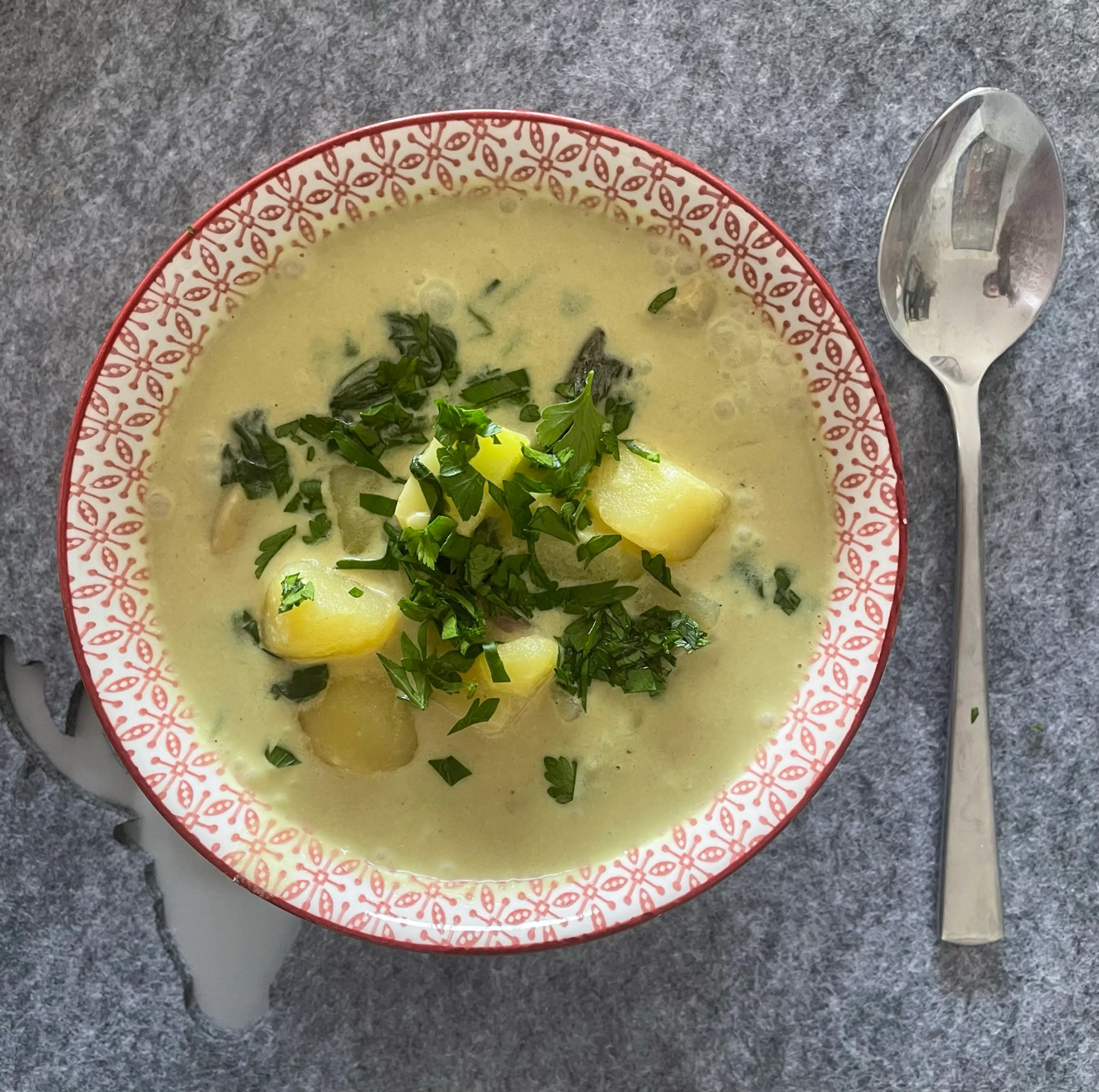 Proste wegetariańskie curry z ziemniakami