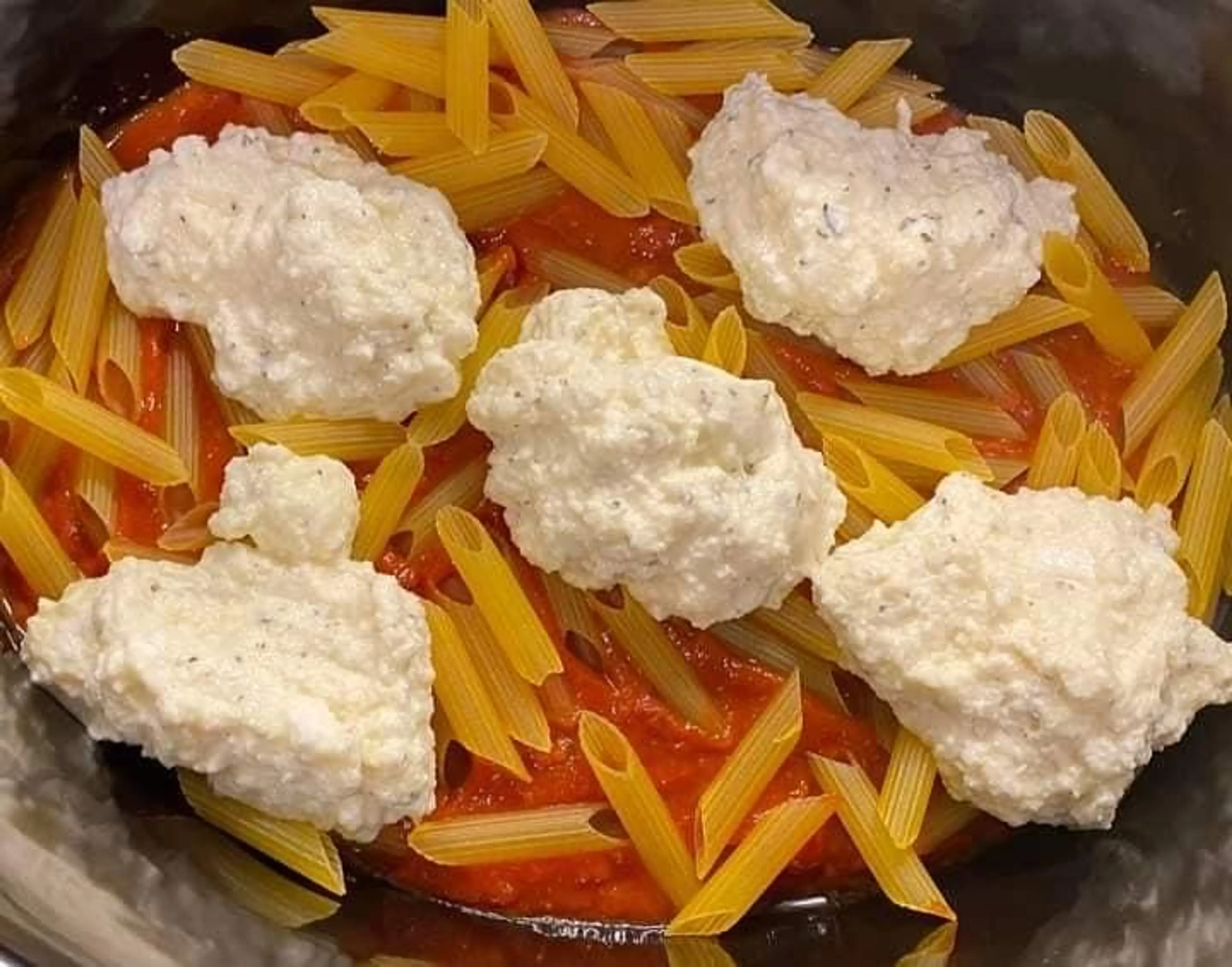 Crock Pot Baked Ziti Is Perfectly Meaty and Cheesy