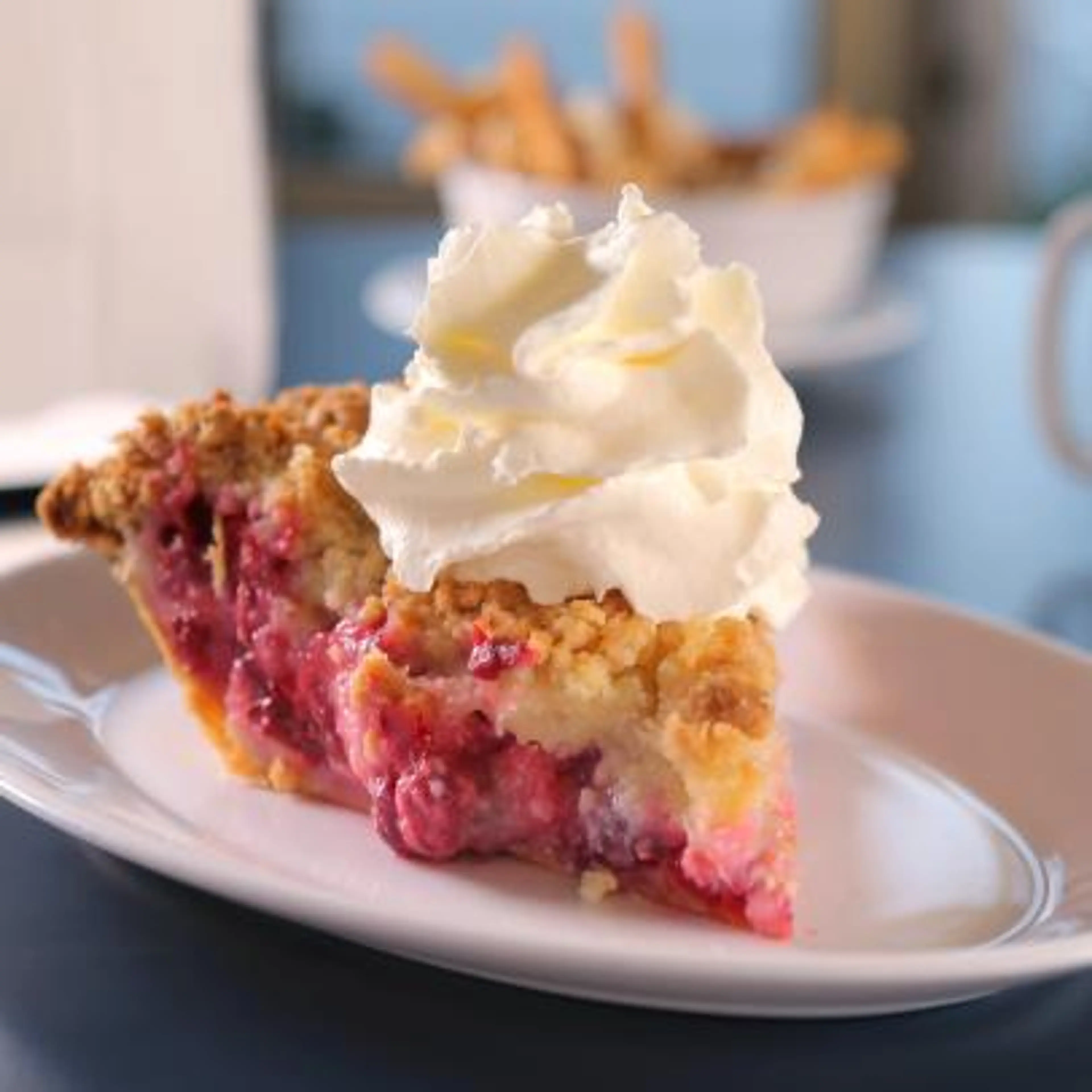 Raspberry Cream Crumble
