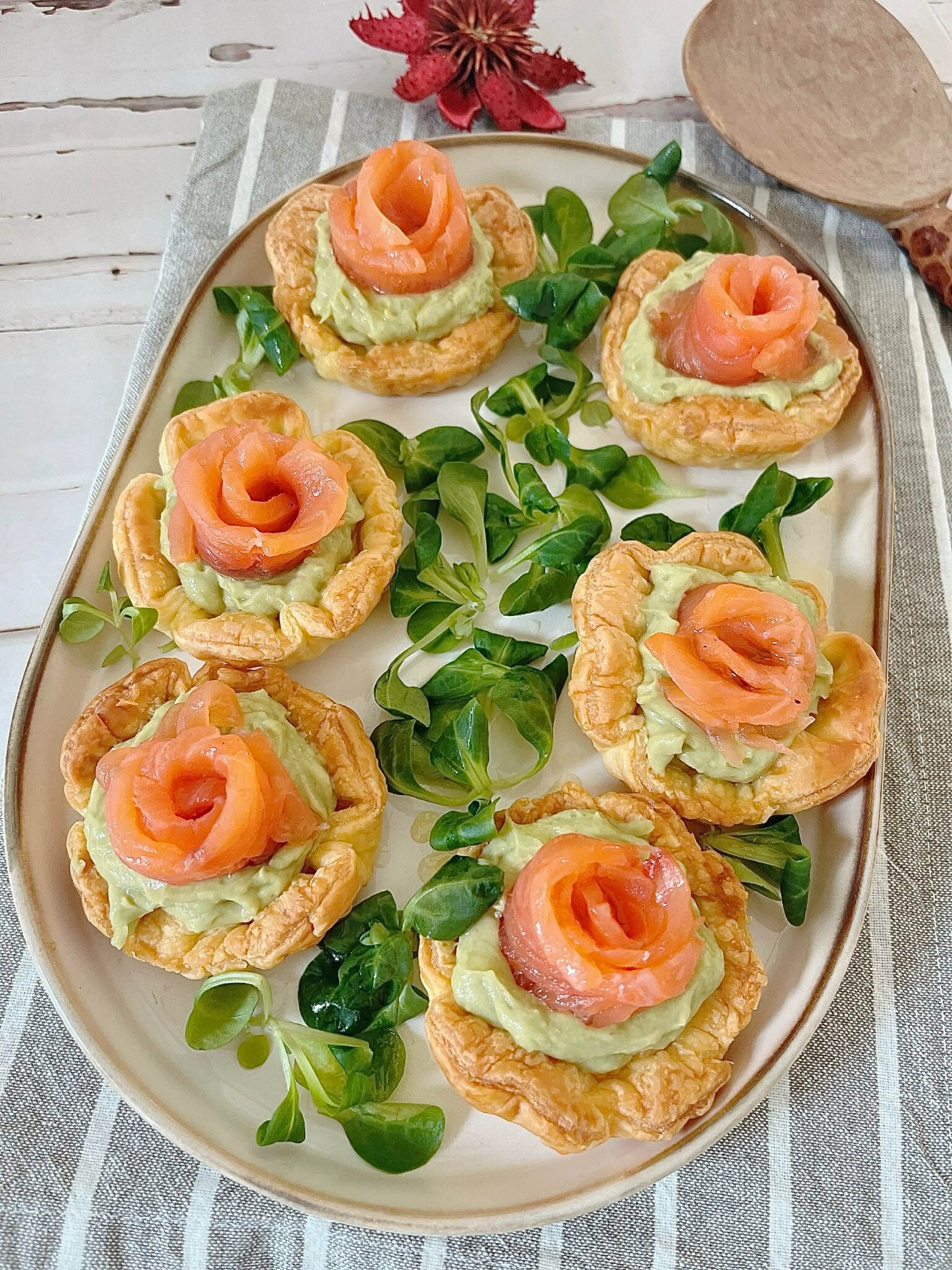 Cestini di rose al salmone