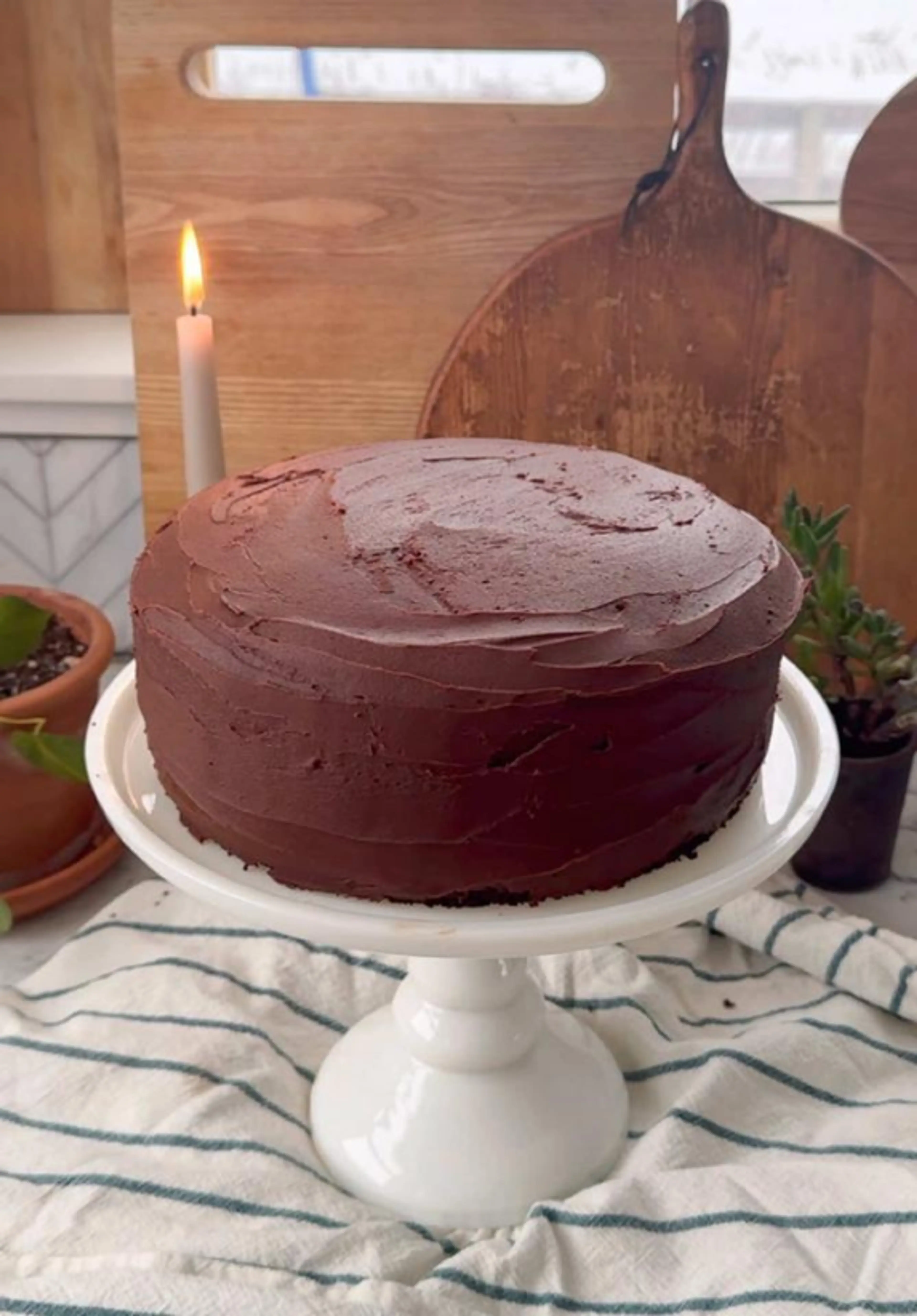 One Bowl Chocolate Cake on a Monday Because Apparently I Str