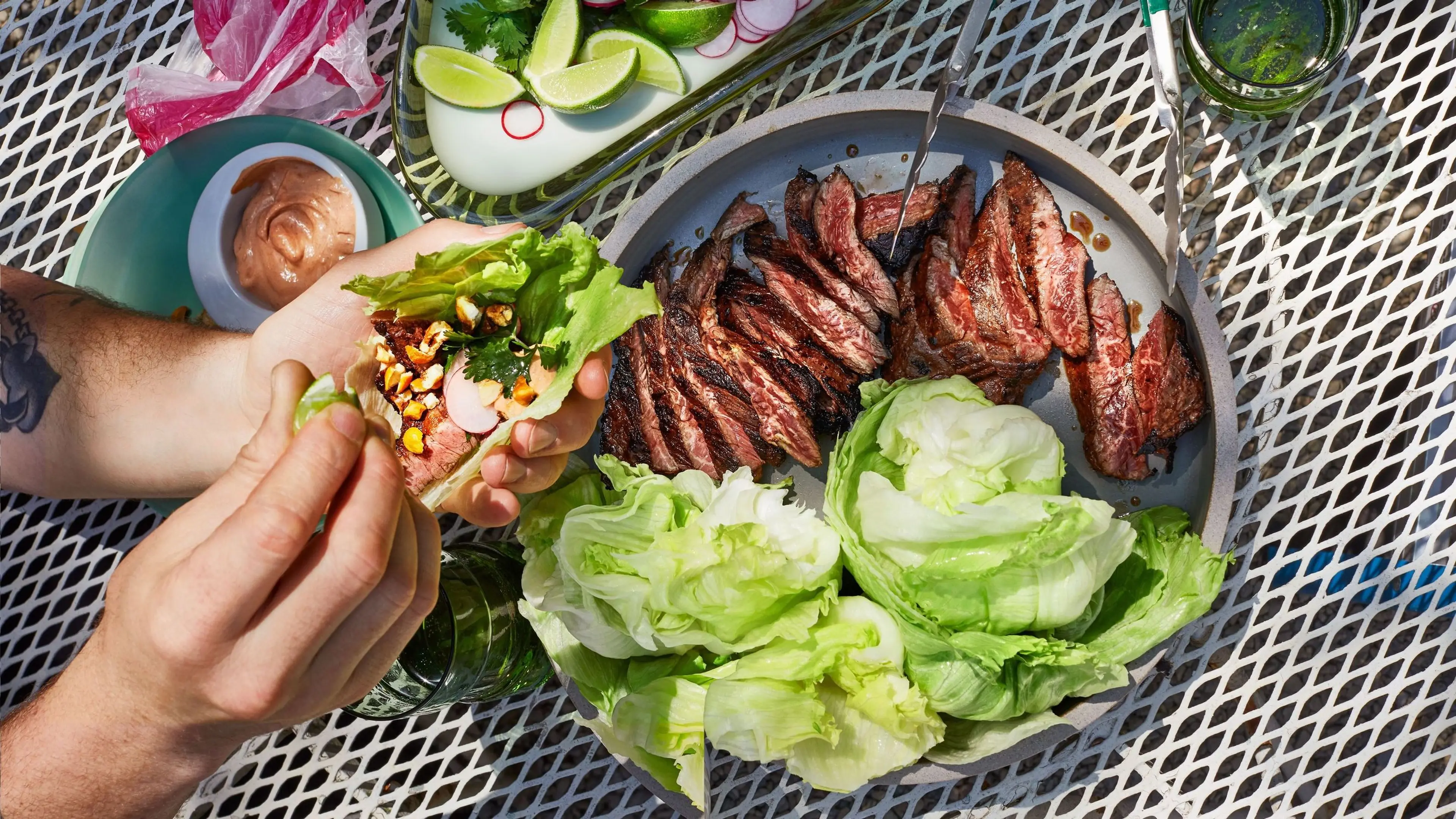 Spicy Steak Salad Wraps