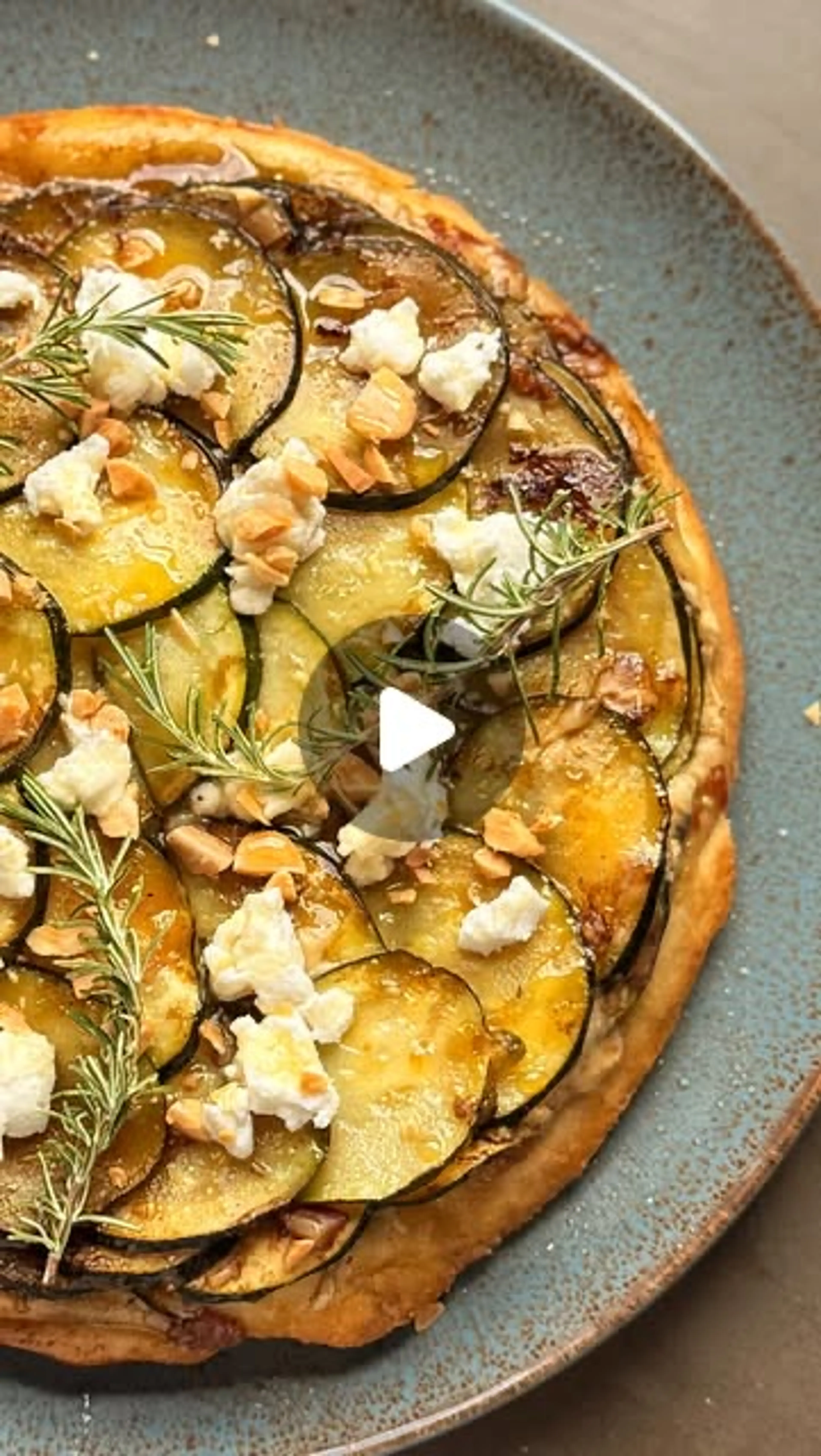 Tatin De Calabacín, Dátiles Y Queso De Cabra