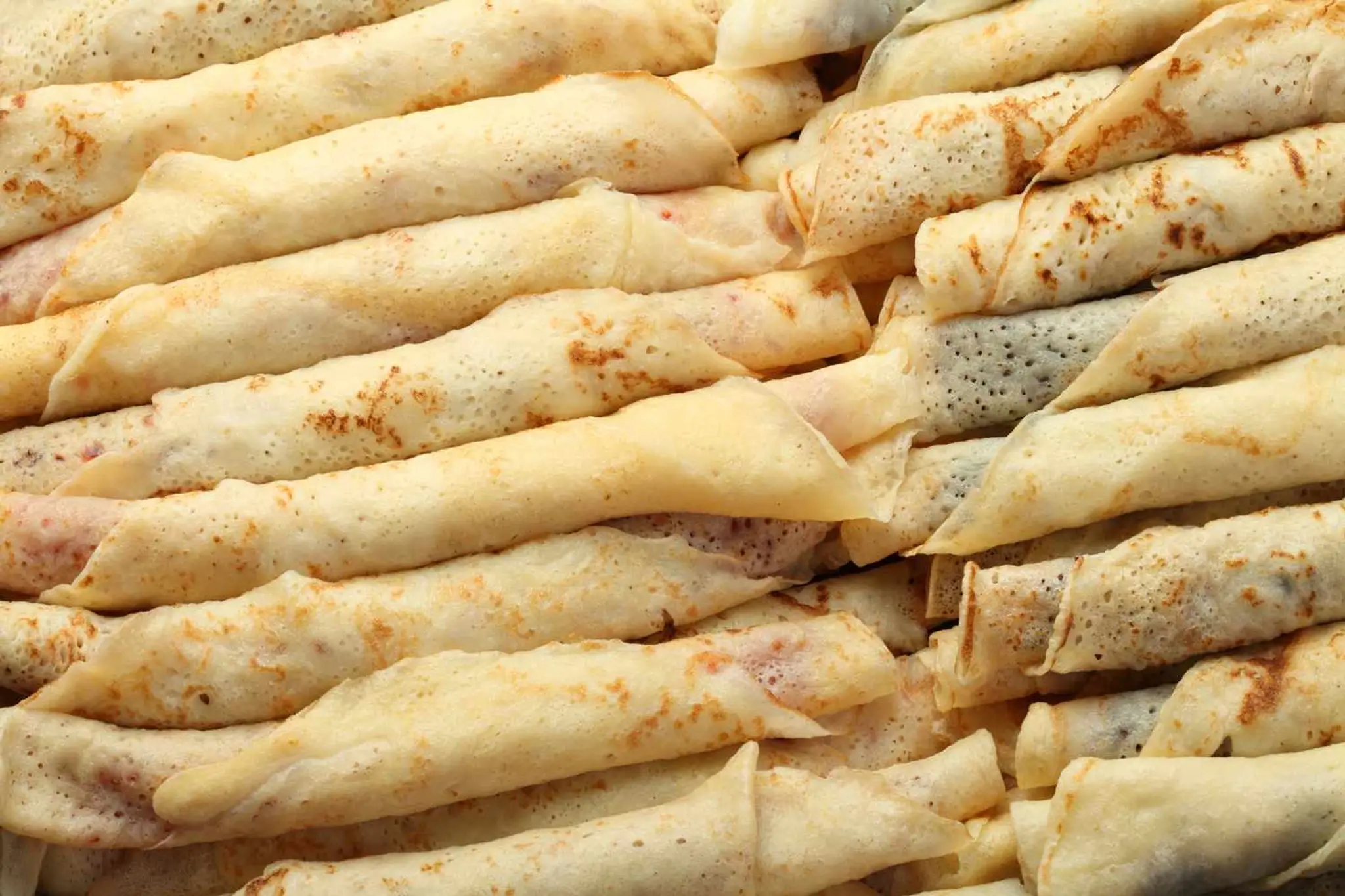 Hungarian Sweet Pancakes (Palacsinta)