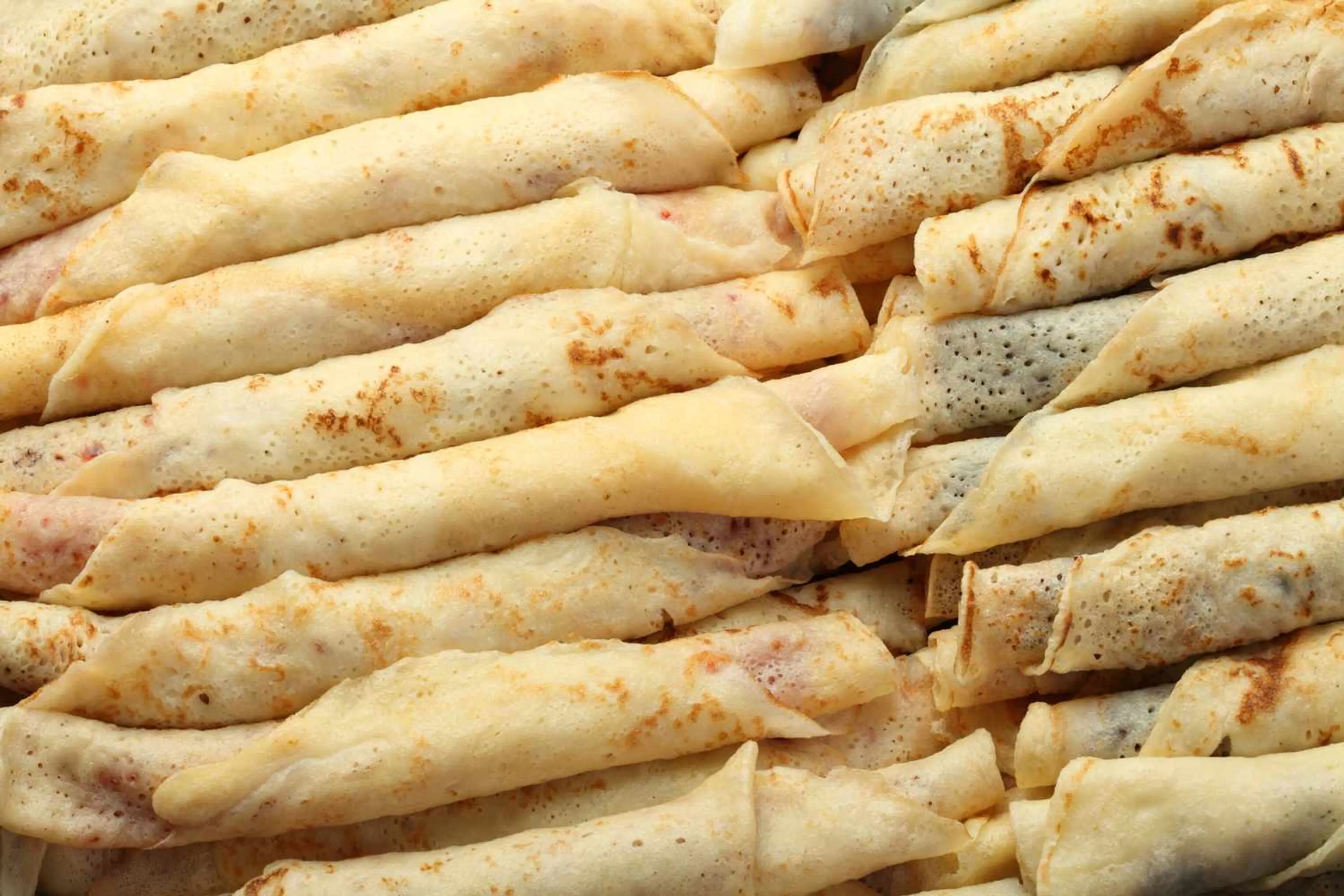 Hungarian Sweet Pancakes (Palacsinta)