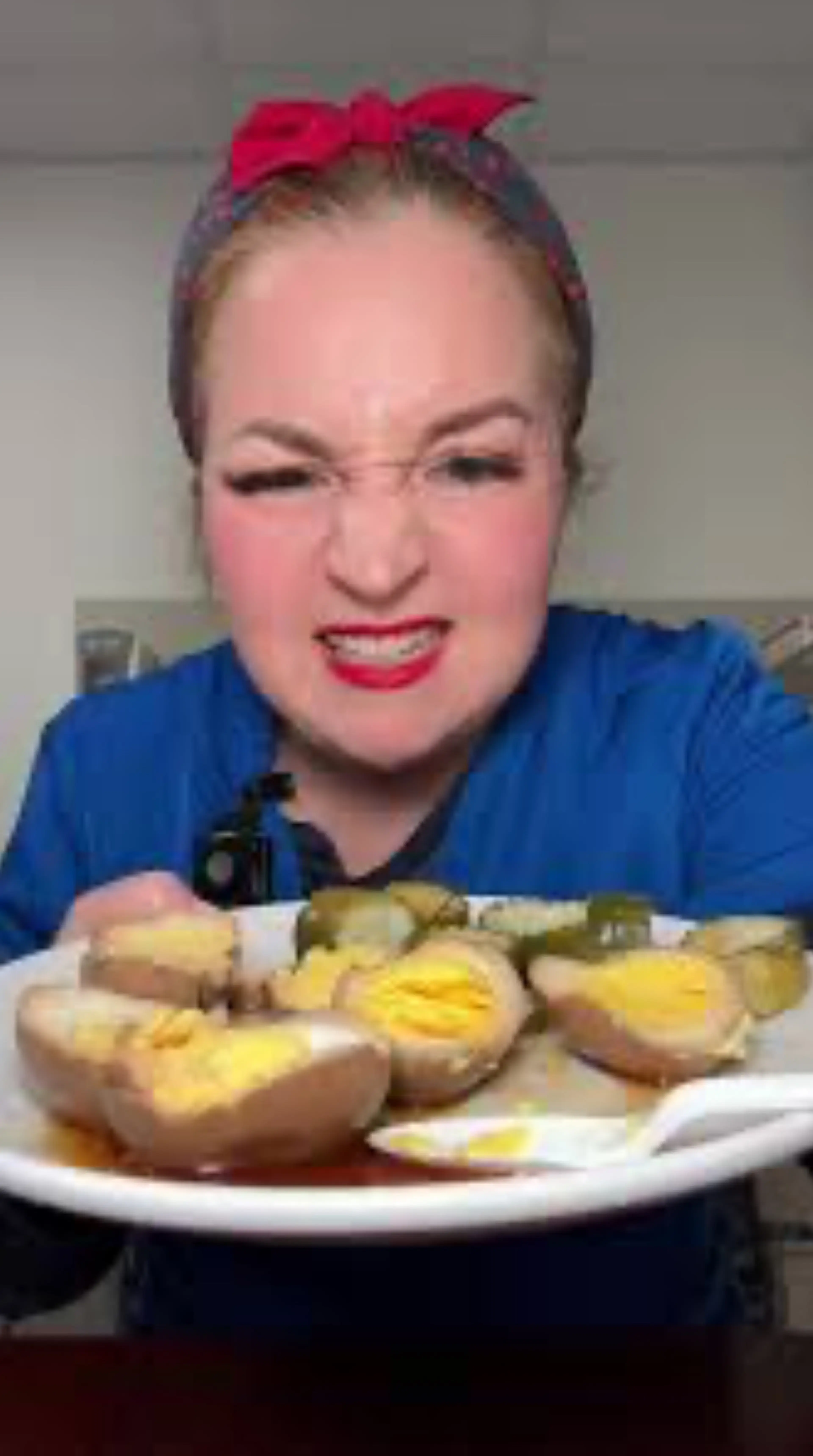 Lisa Fik Eggs