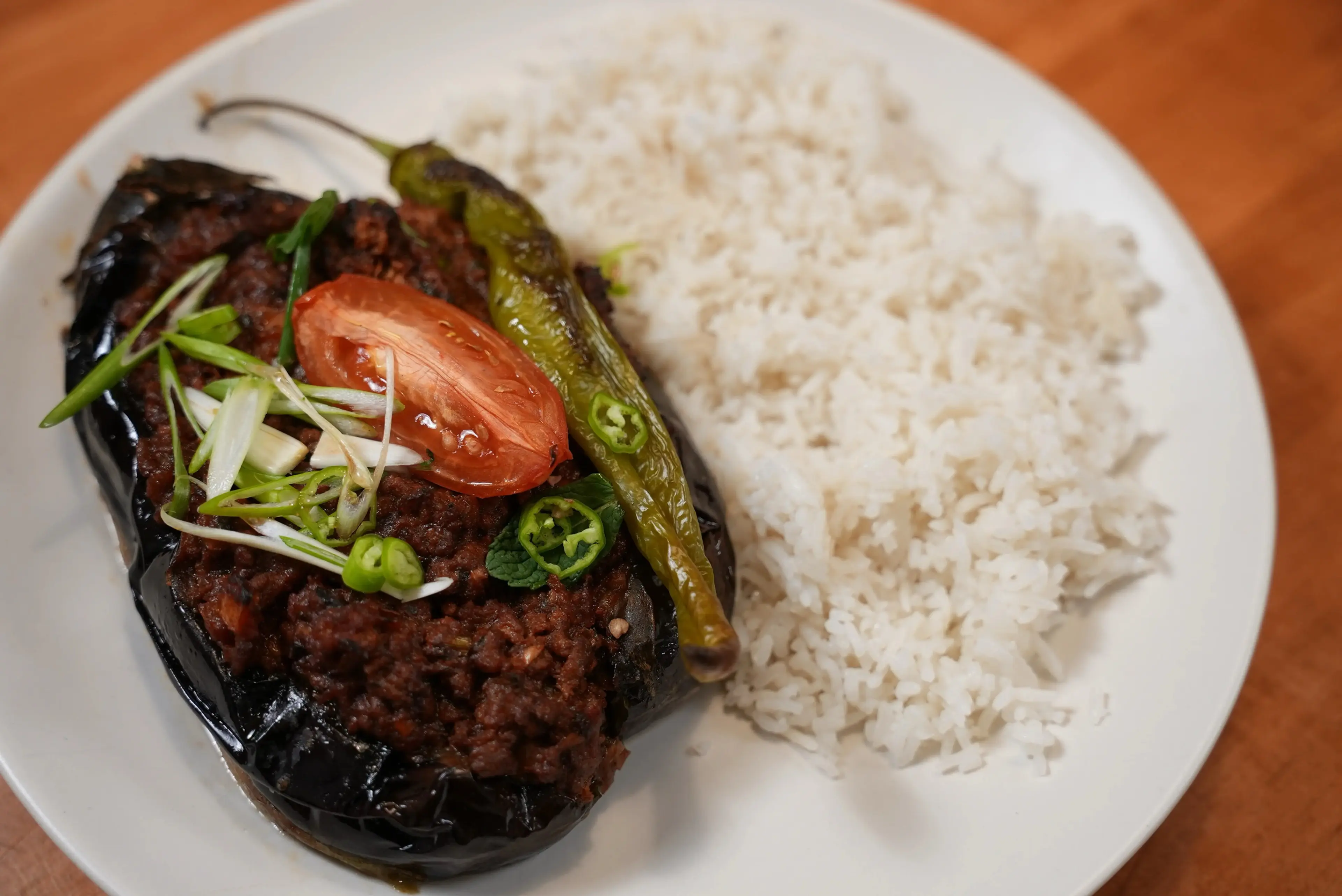 Karniyarik (Turkish Meat-Stuffed Eggplants)