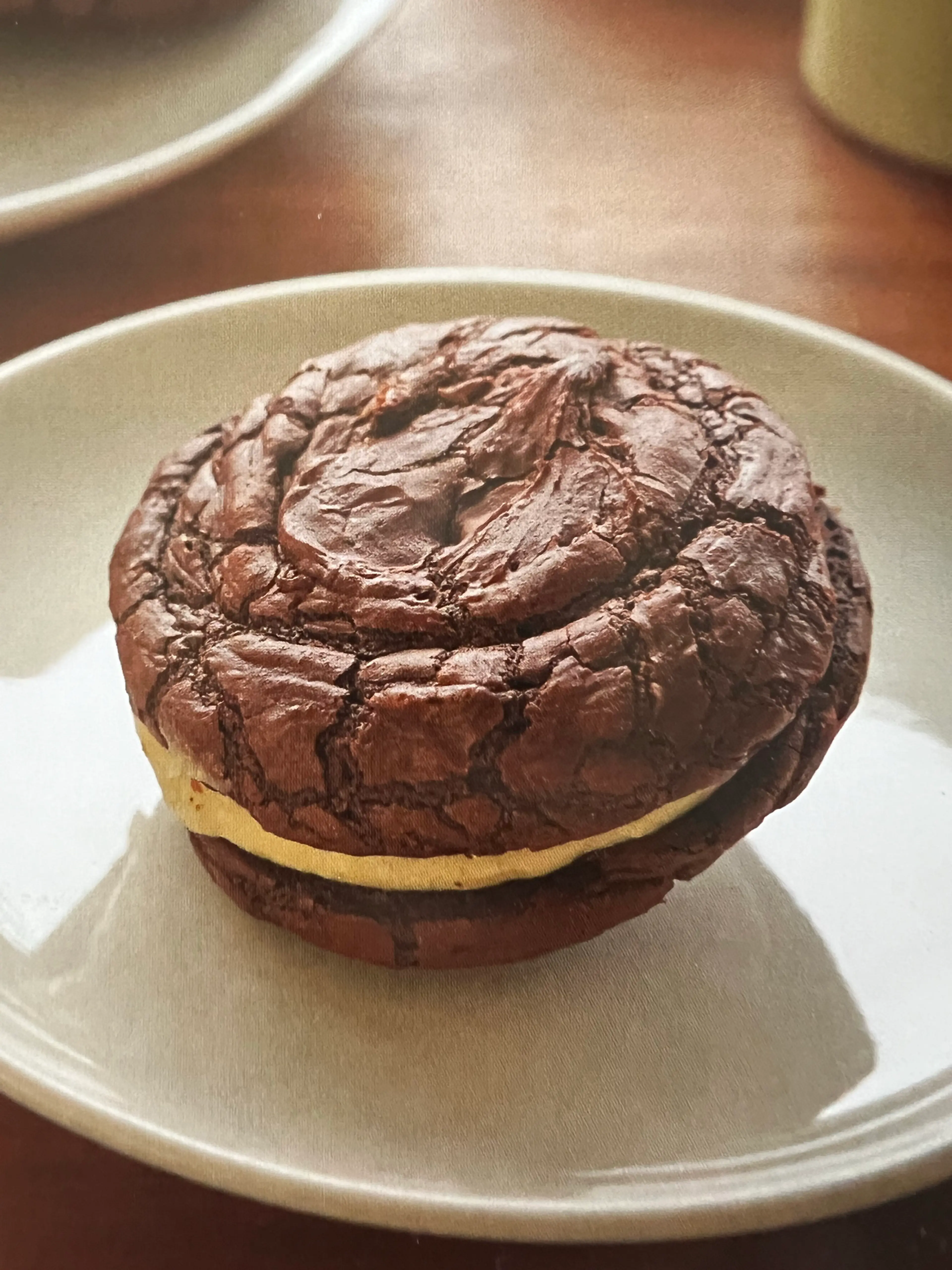 Chocolate Sandwich Cookies Filled with Tahini Cream