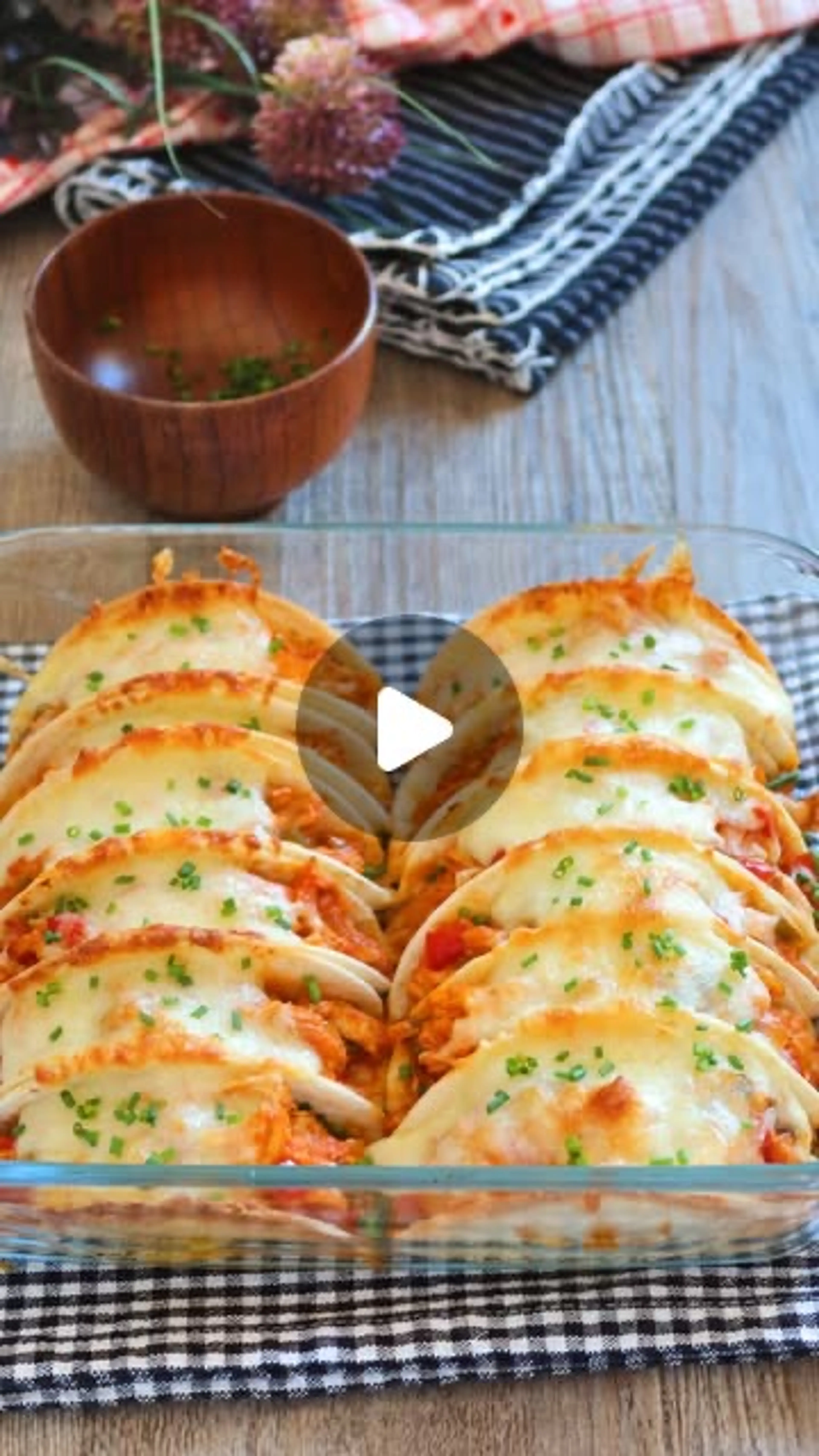 Tacos De Pollo Con Queso