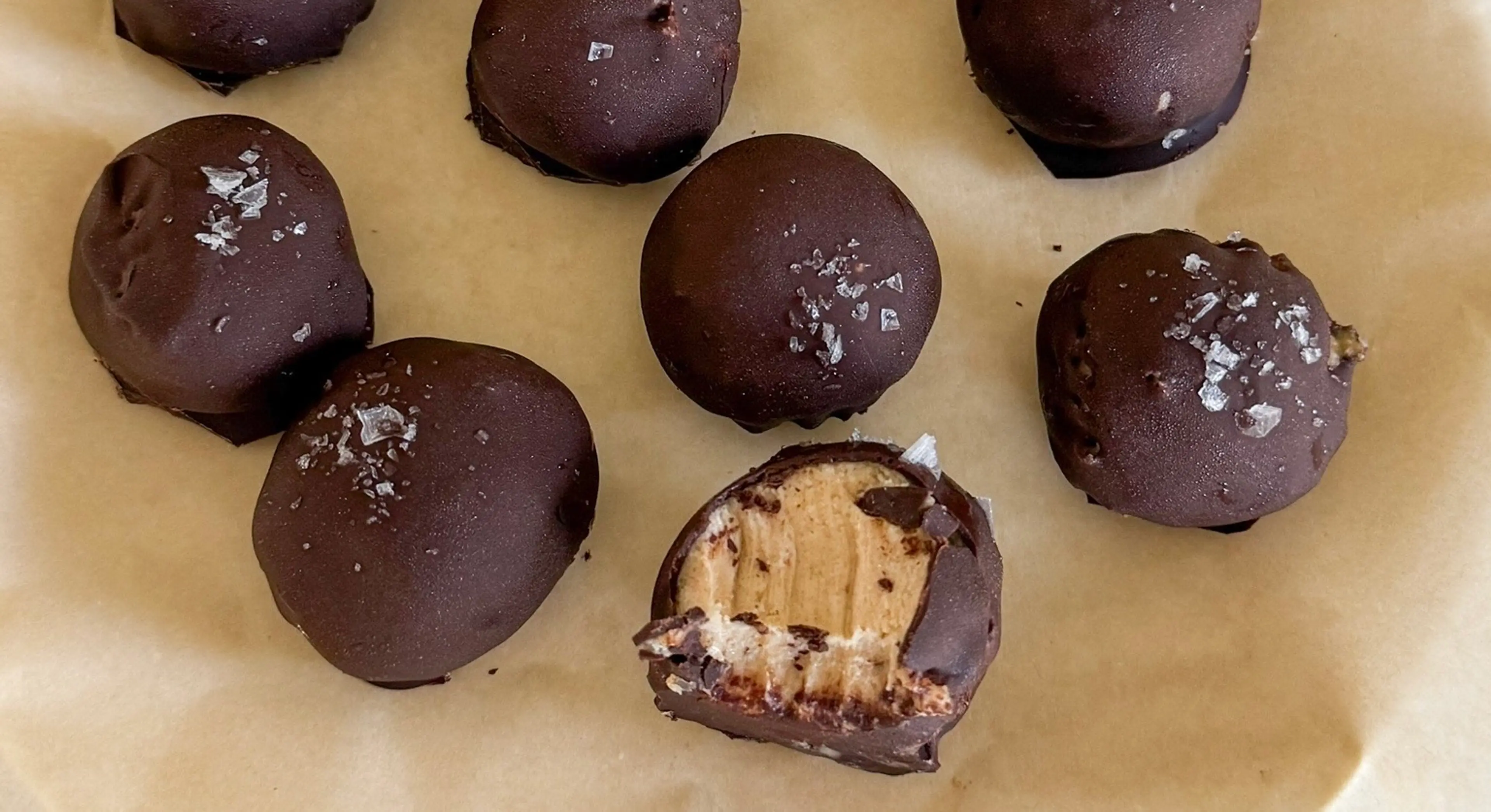 Peanut Butter Cup Cottage Cheese Balls (High Protein, Low Ca
