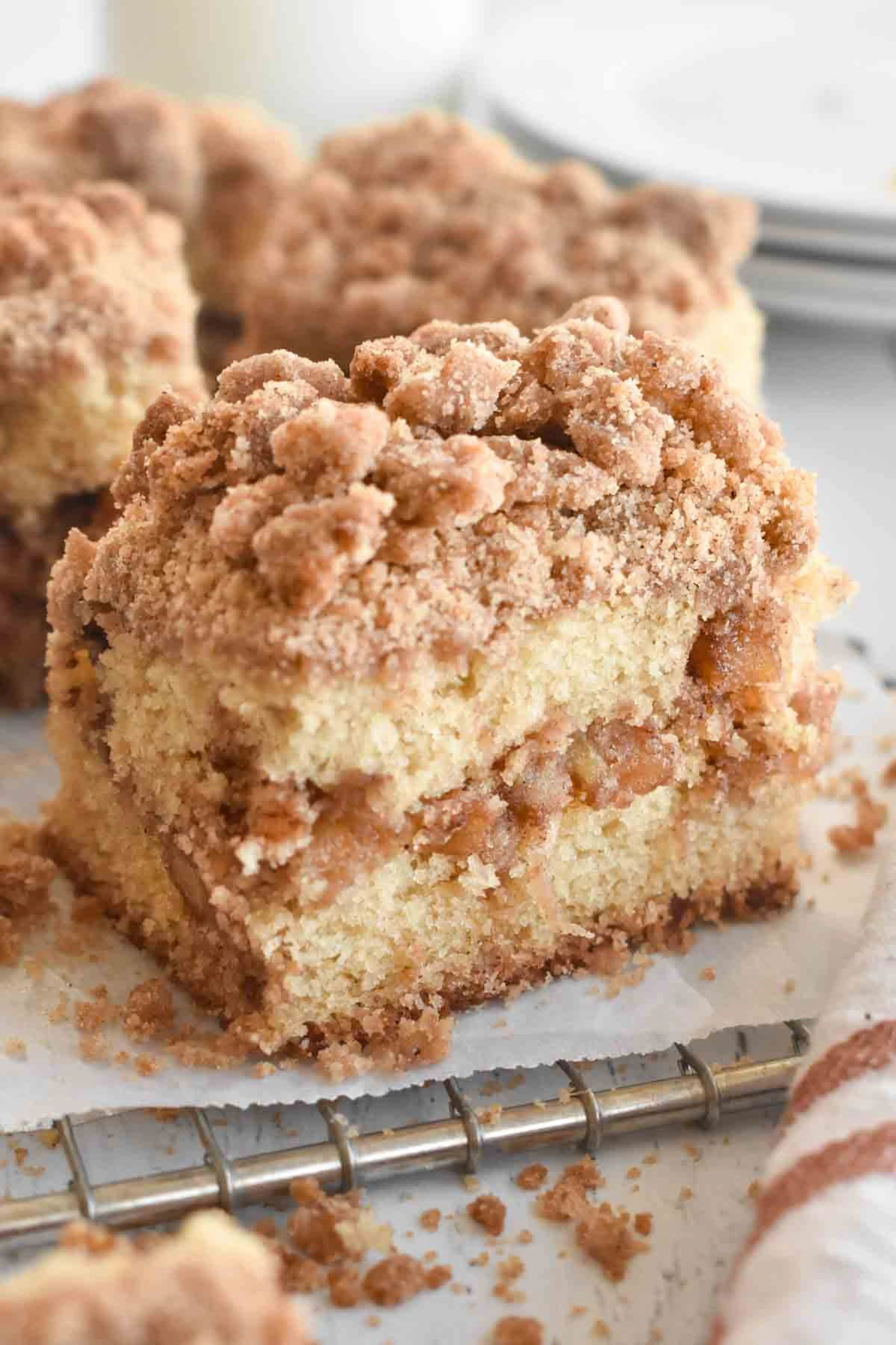 Cinnamon Apple Coffee Cake