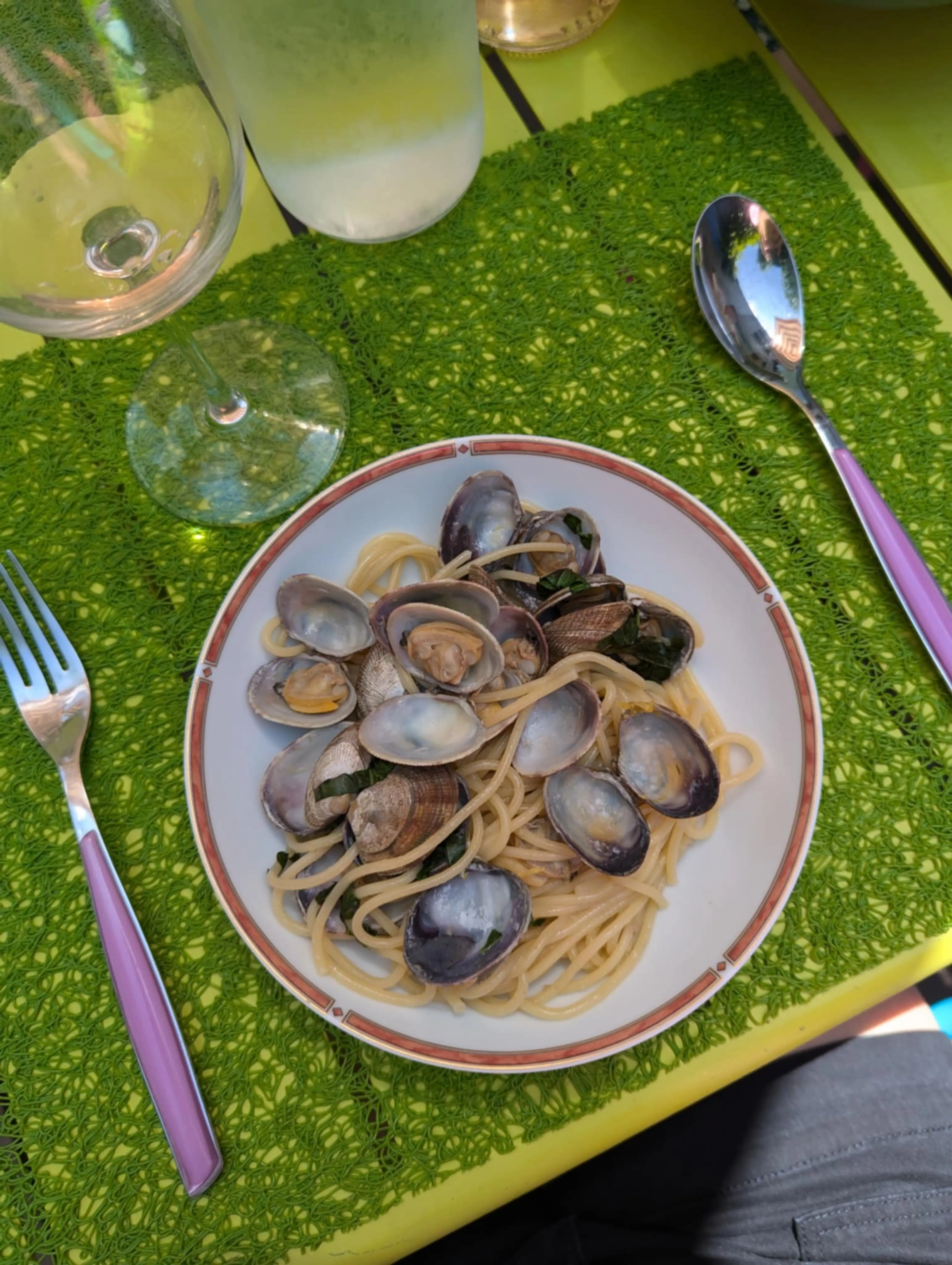 Lemon and basil clams