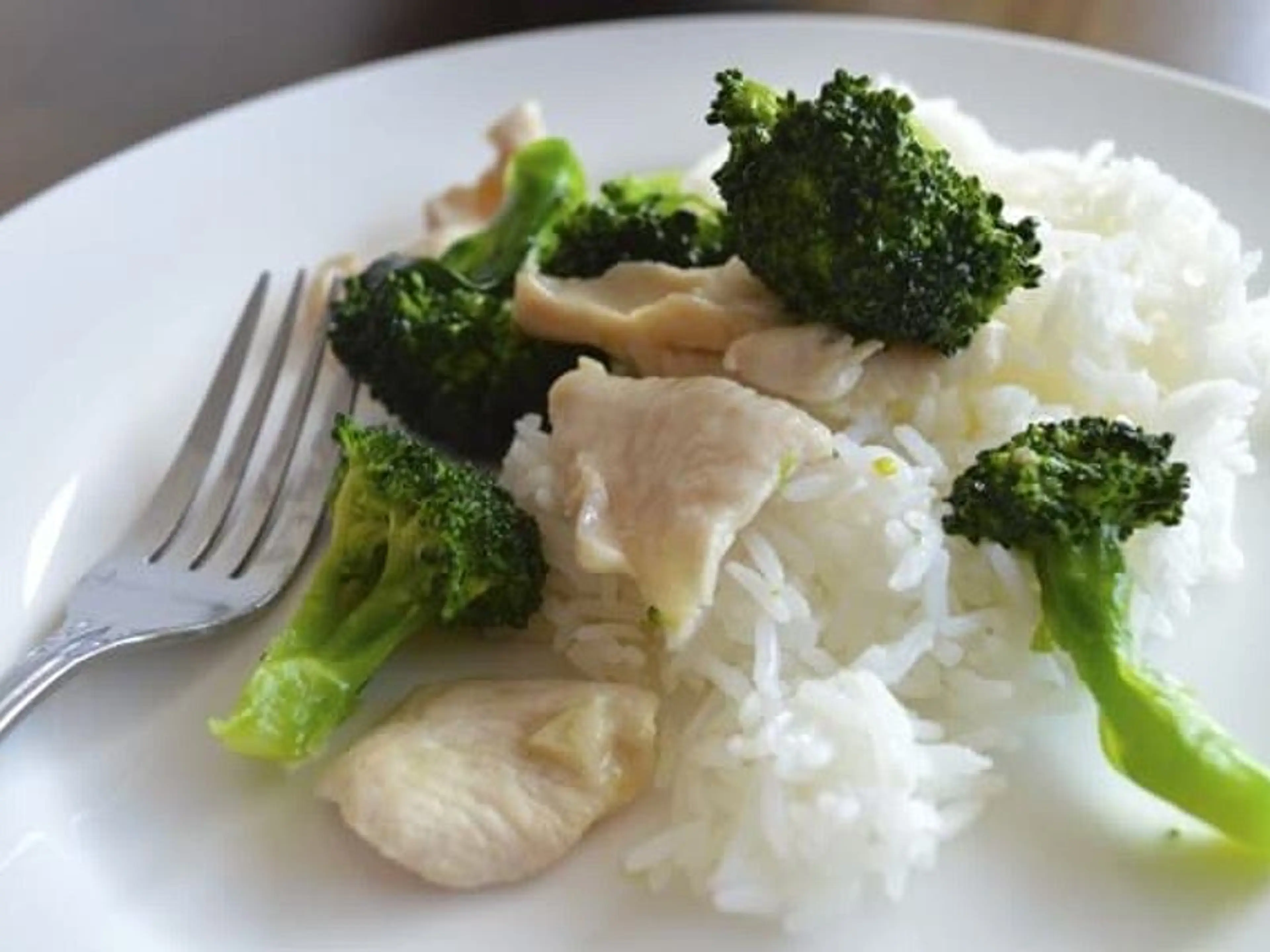 Chinese Takeout Chicken & Broccoli with White Sauce
