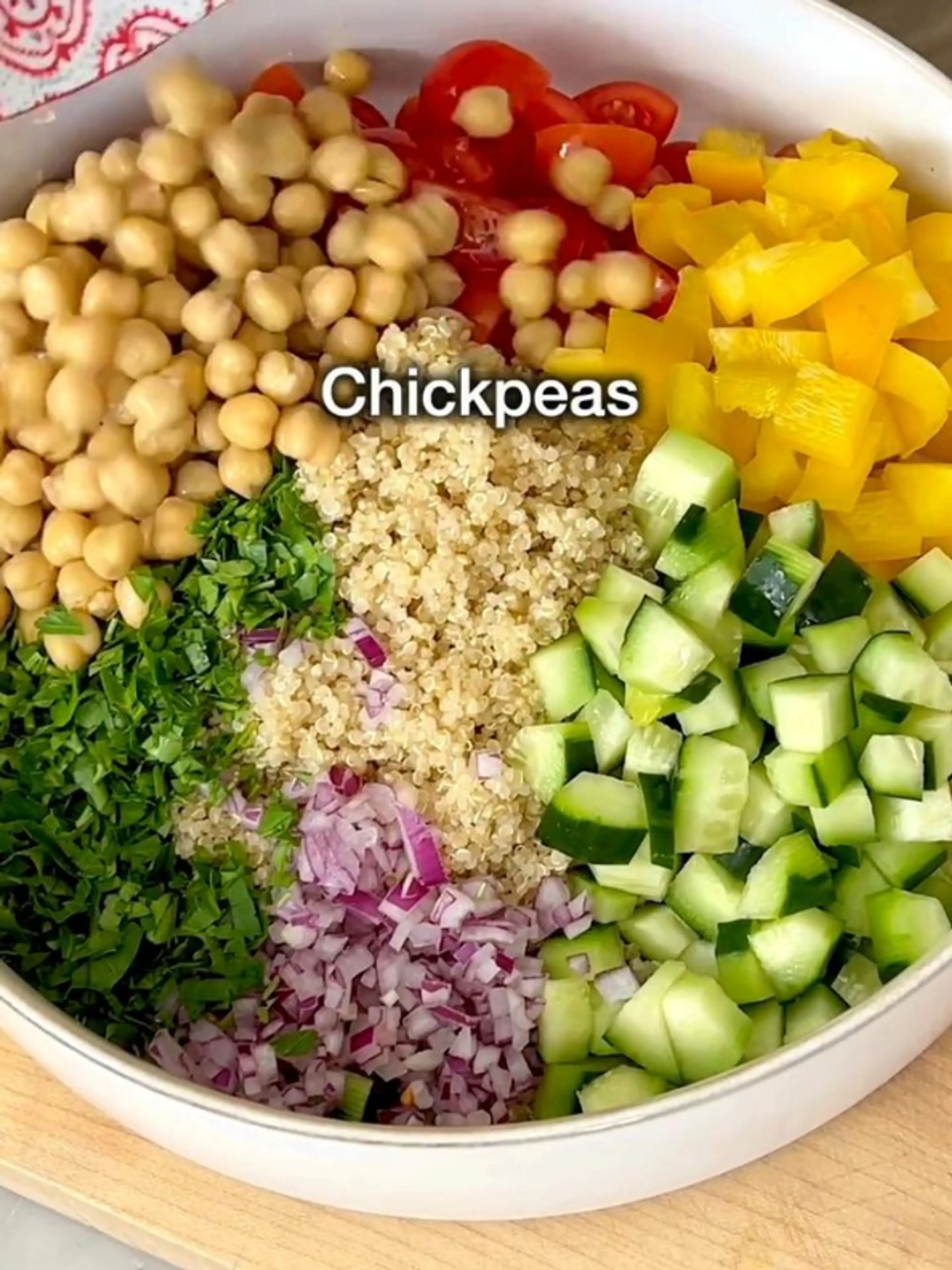 Quinoa Chickpea Salad for a Quick Lunch Idea
