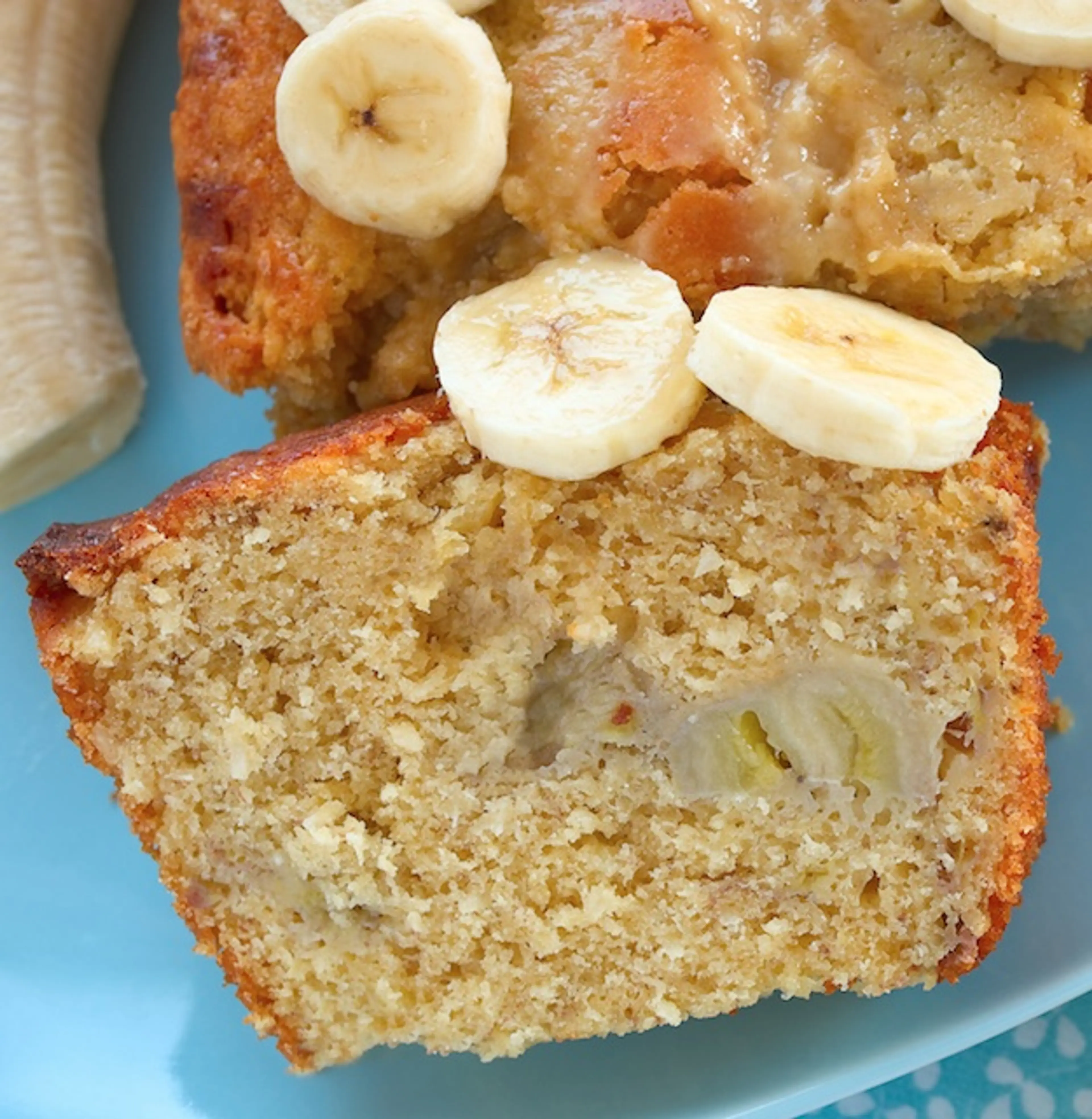 Super Moist & Delicious Banana Bread (SO EASY!)
