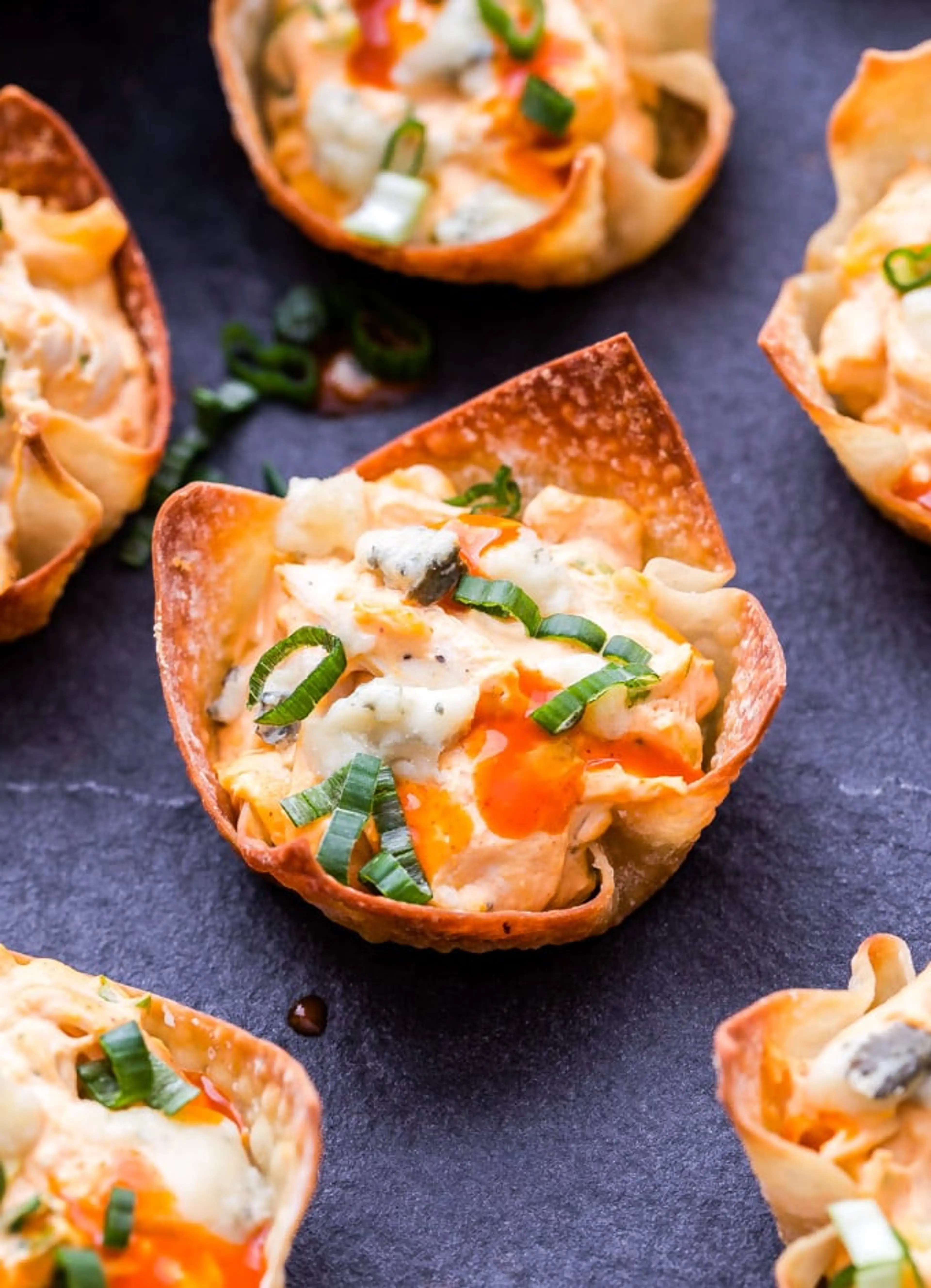 Baked Buffalo Chicken Wonton Cups