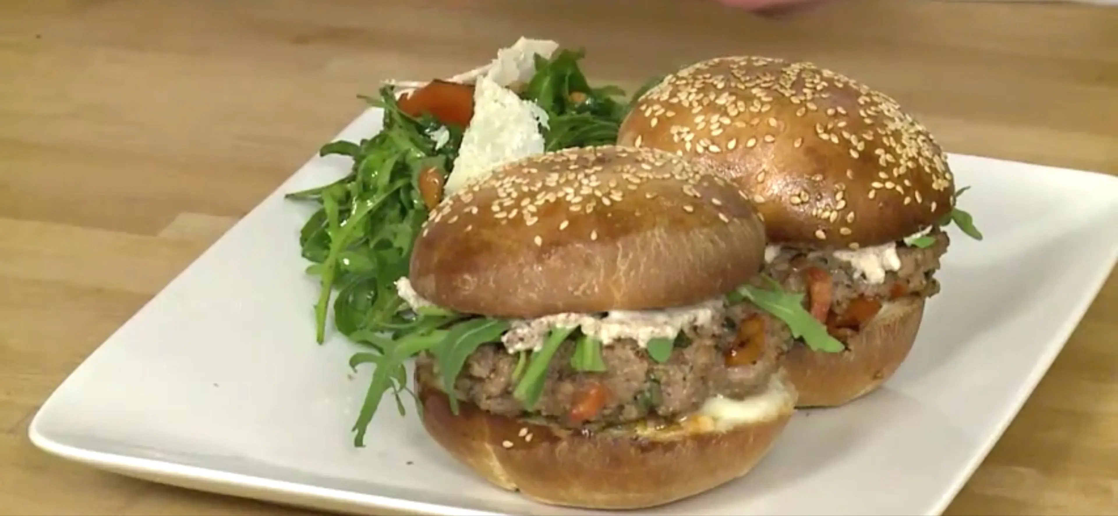 Recette De Burger Milanais, Salade De Roquette