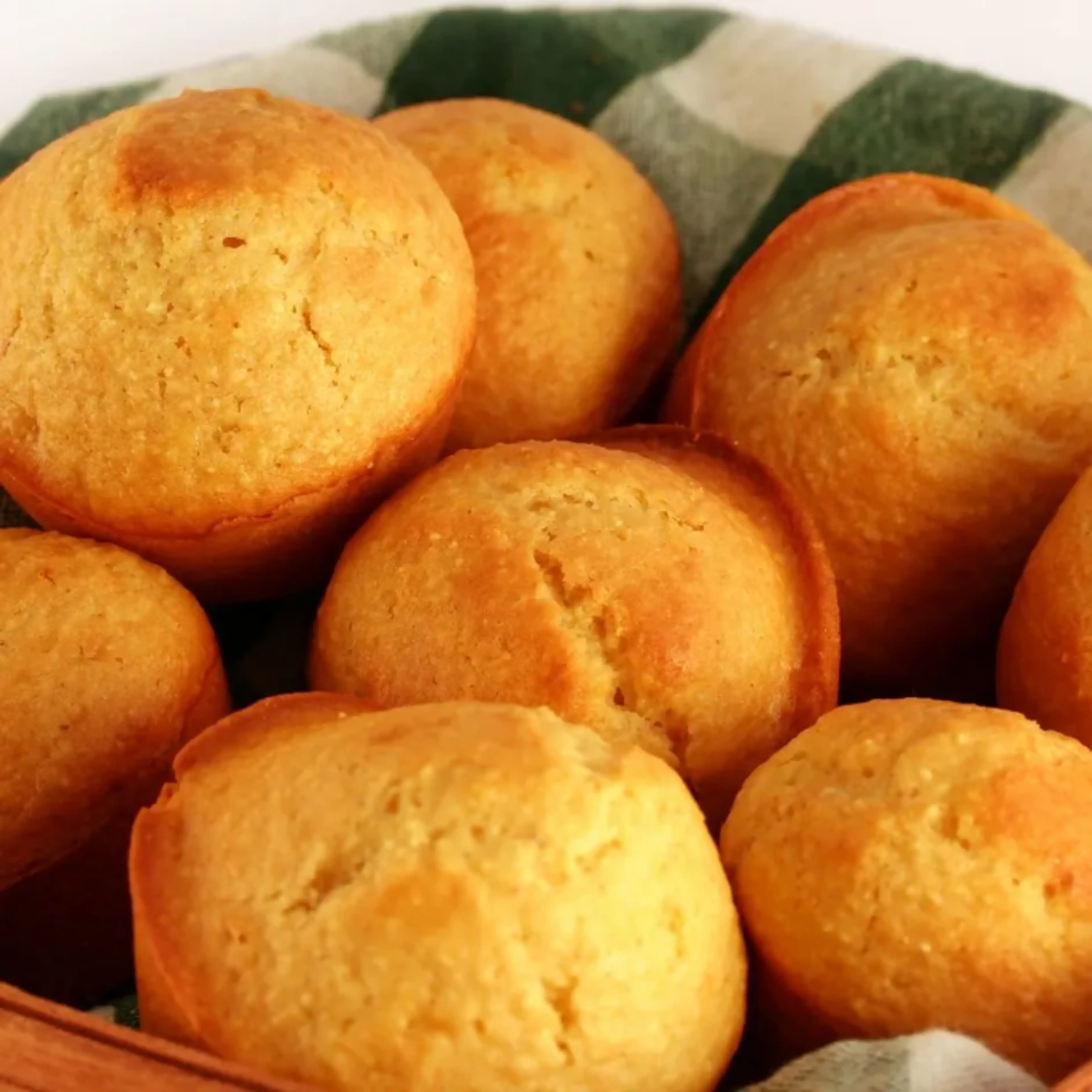 Cracker Barrel Corn Muffins