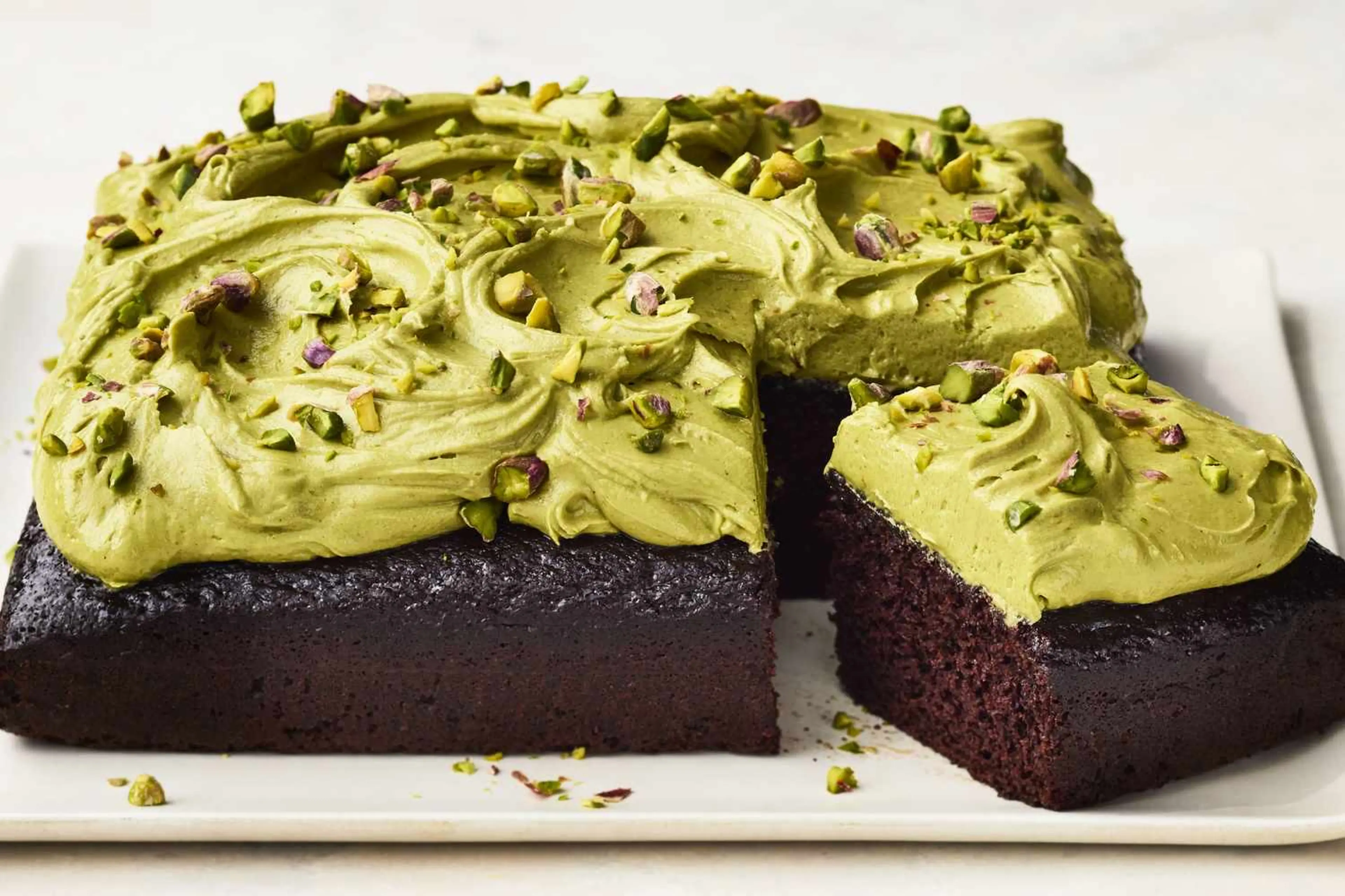 Pistachio-Chocolate Snacking Cake
