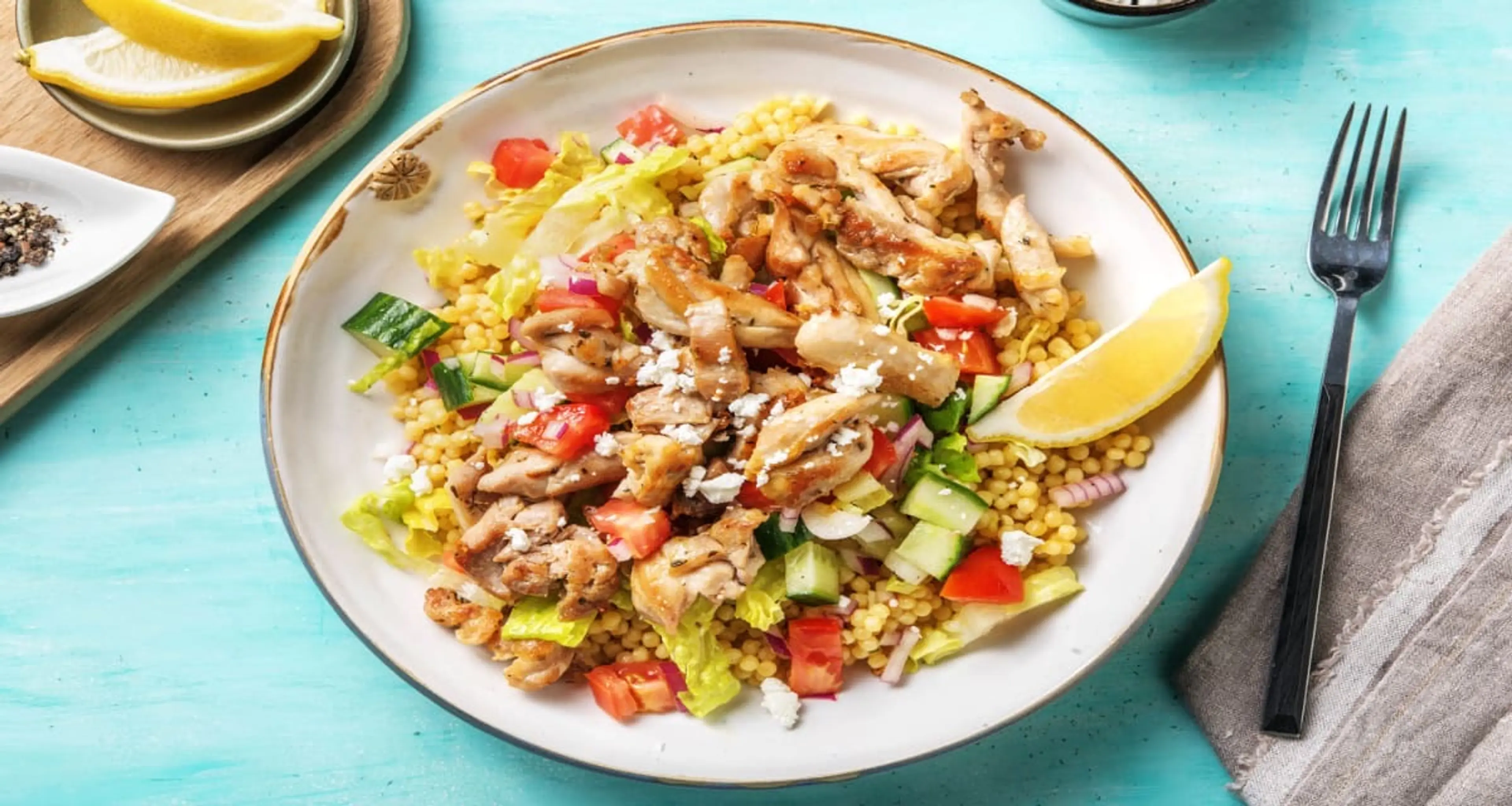 Salade grecque & émincés de poulet
