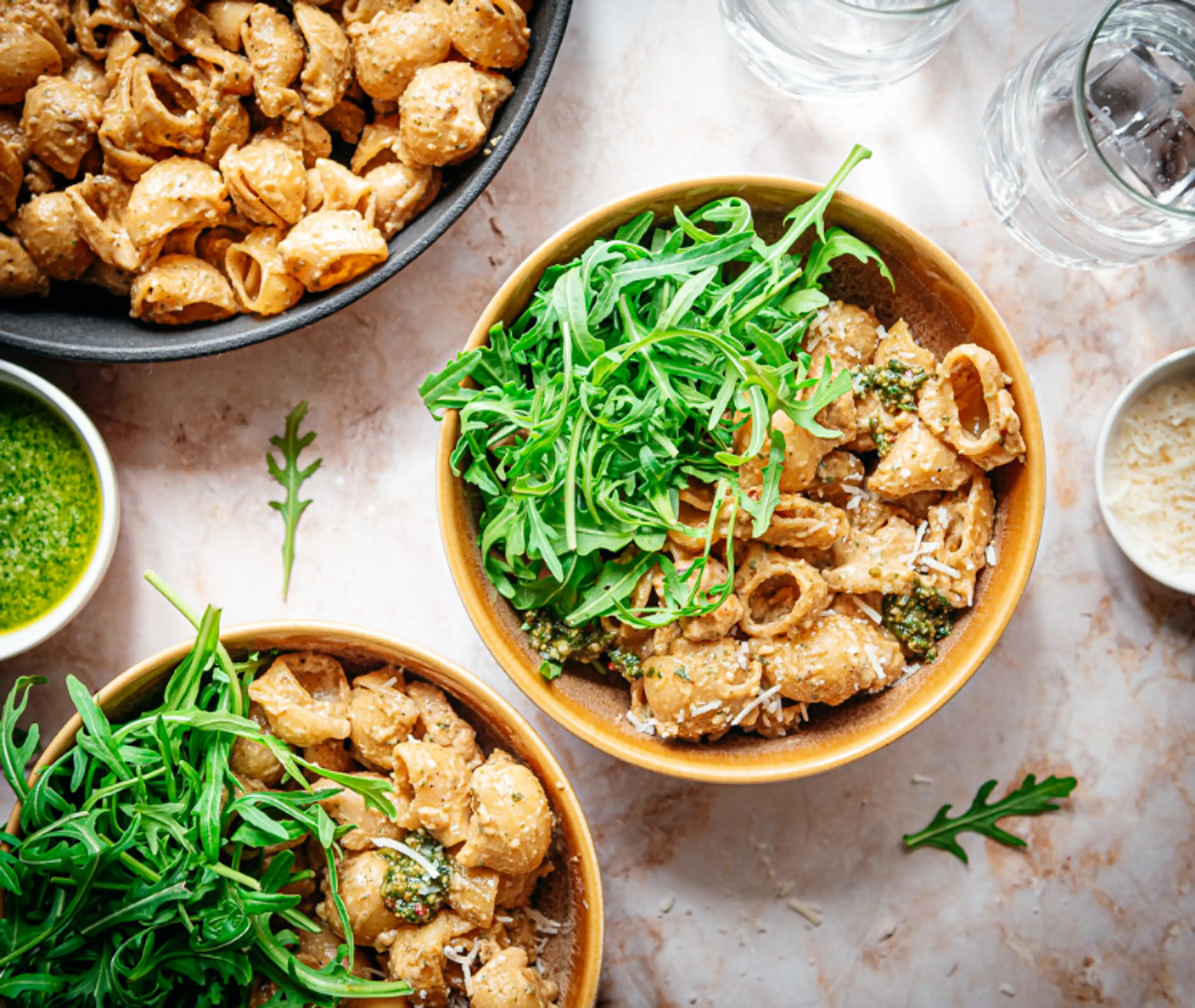 Pasta met kip en rucola