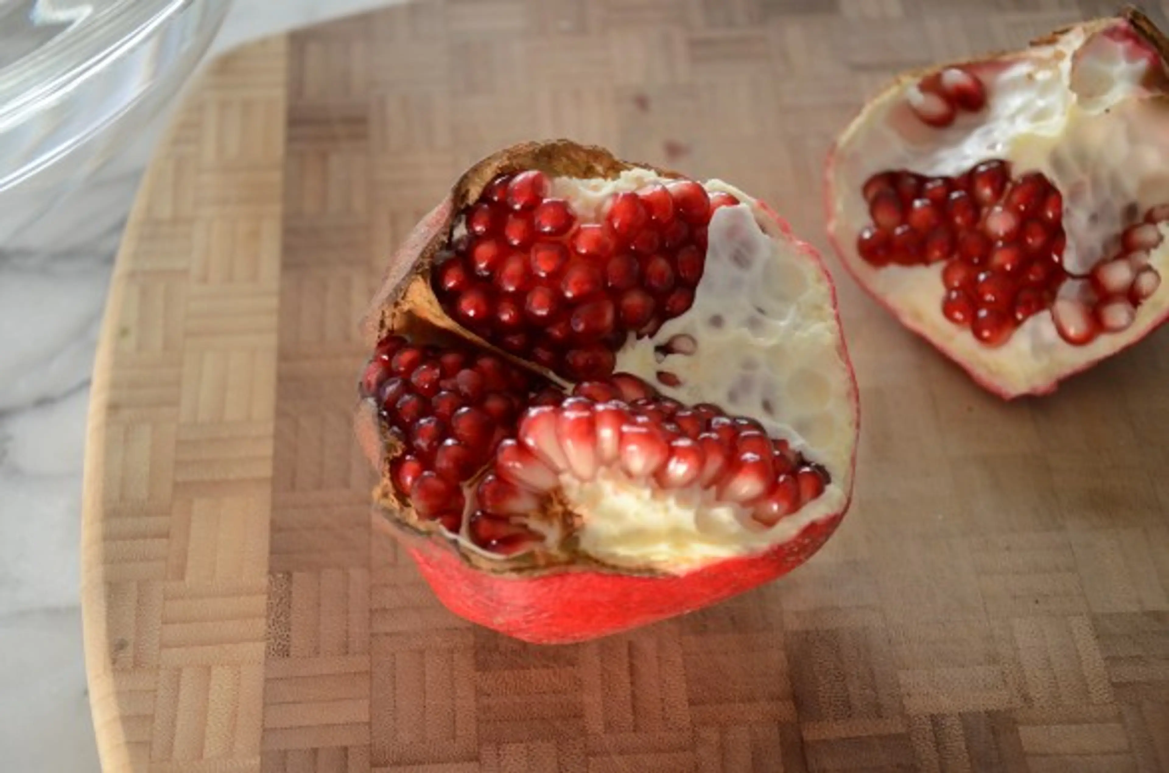 How to Seed a Pomegranate